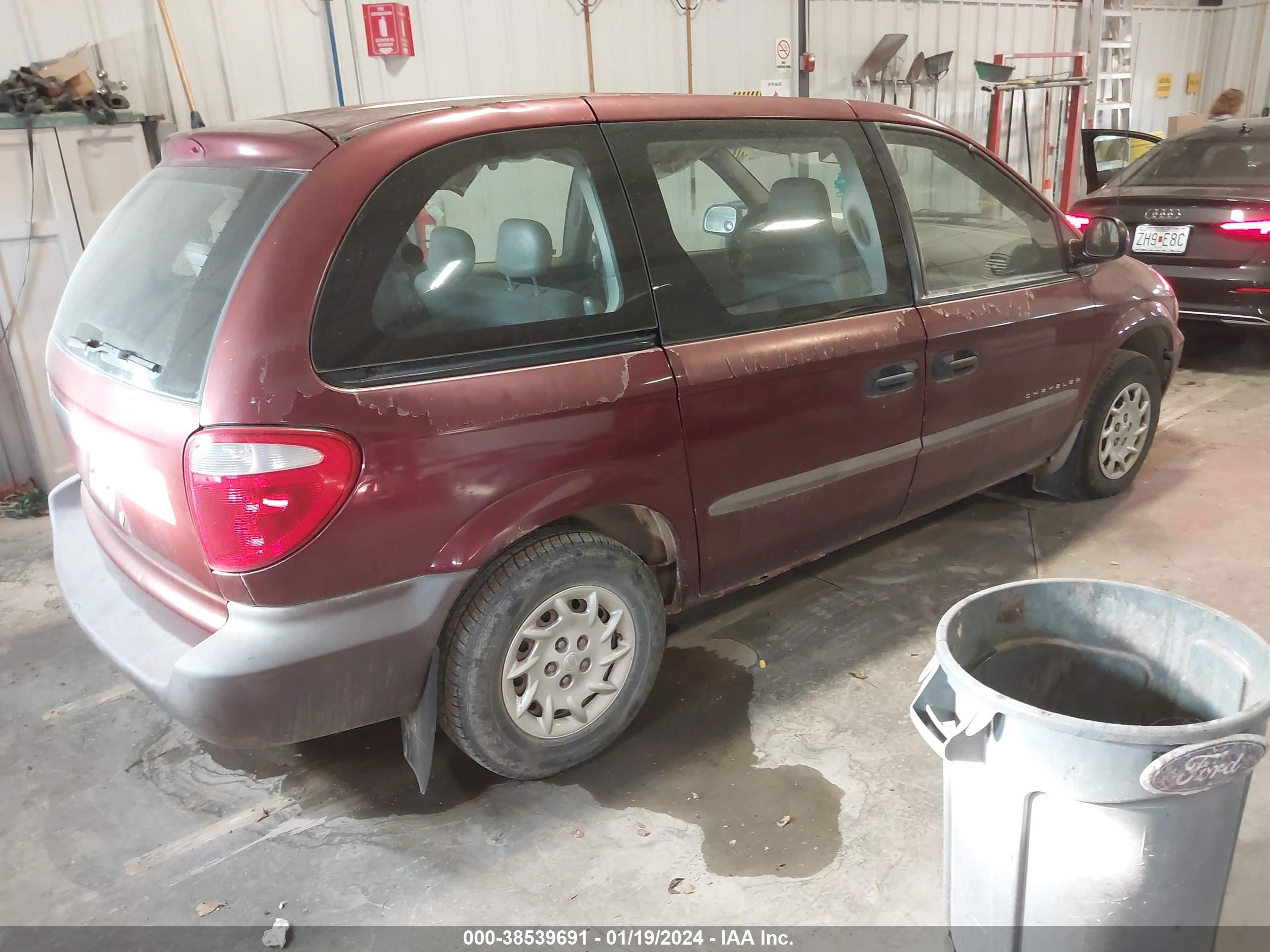 Photo 3 VIN: 1C4GJ25B81B186457 - CHRYSLER VOYAGER 