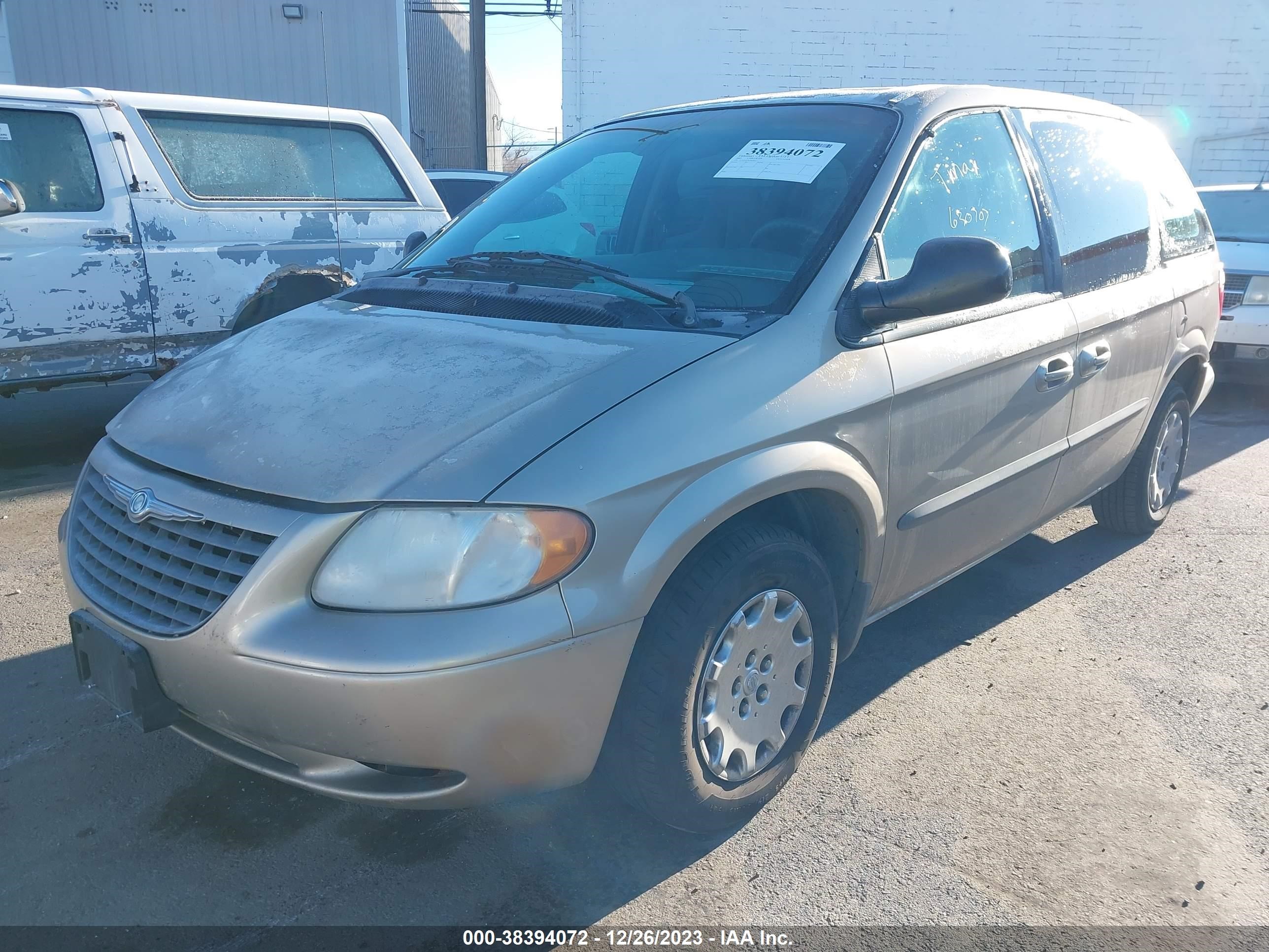 Photo 1 VIN: 1C4GJ45382B630717 - CHRYSLER VOYAGER 