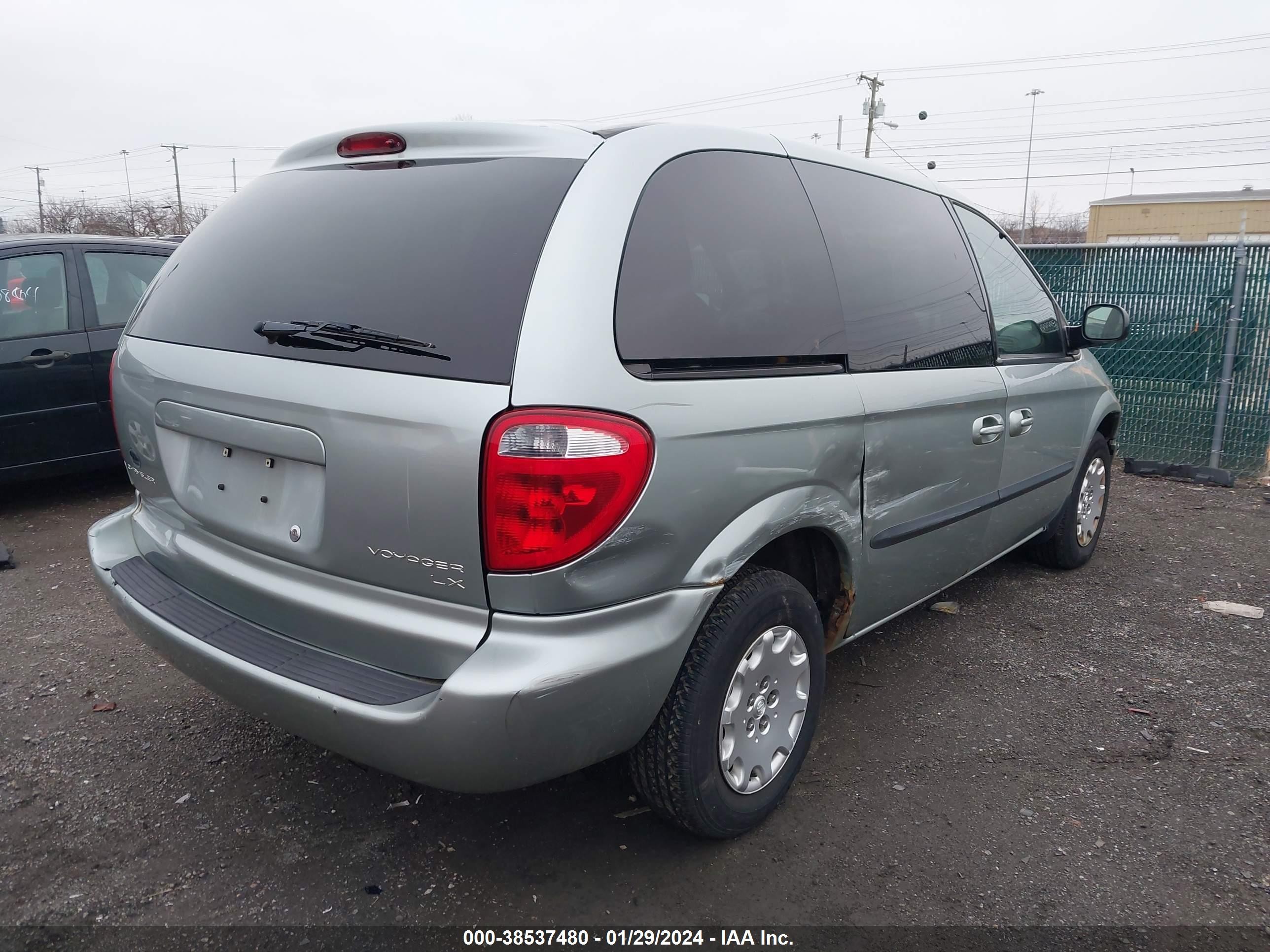 Photo 3 VIN: 1C4GJ453X3B170784 - CHRYSLER VOYAGER 