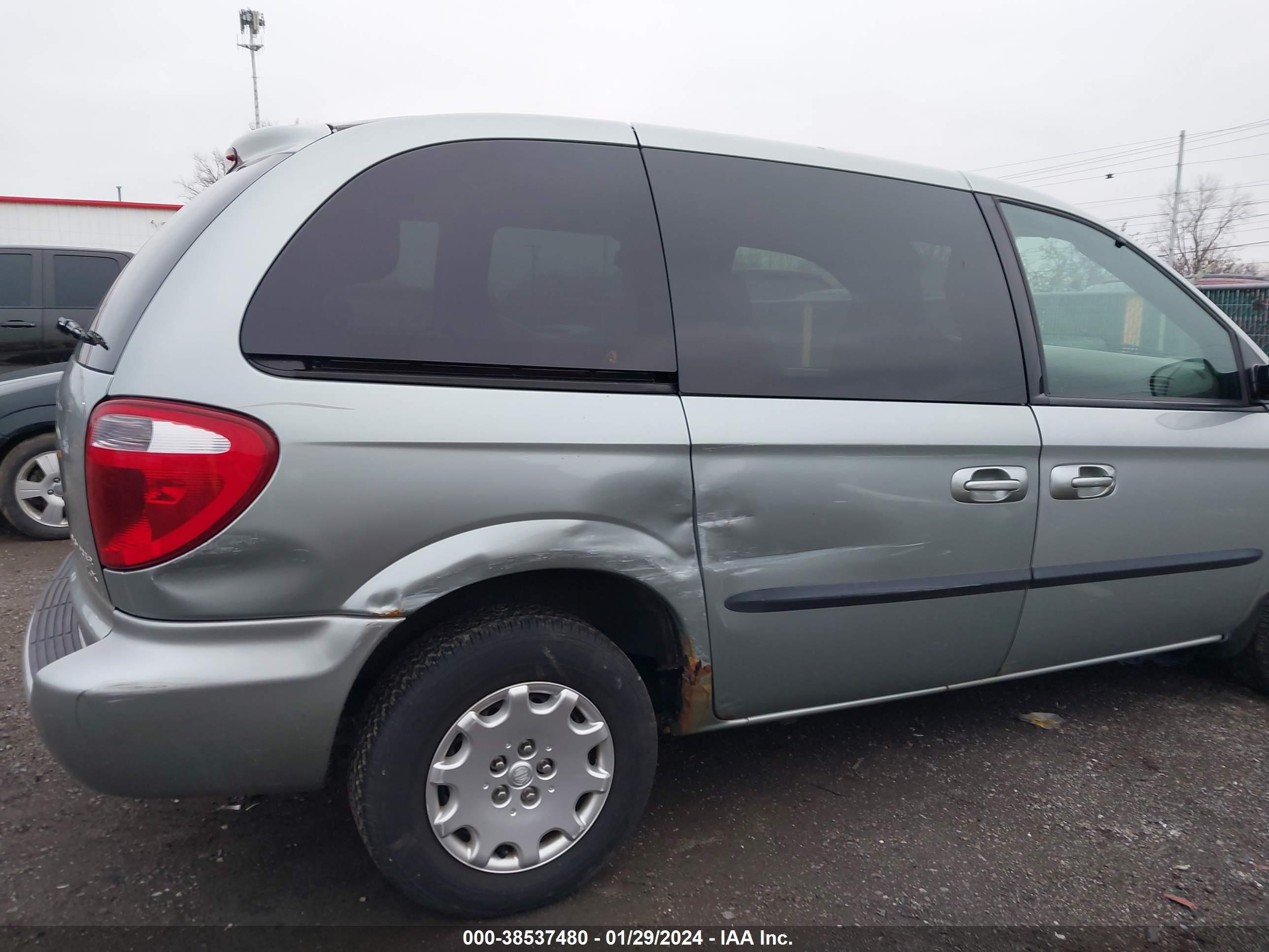 Photo 5 VIN: 1C4GJ453X3B170784 - CHRYSLER VOYAGER 