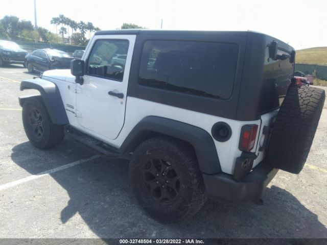 Photo 2 VIN: 1C4GJWAG0JL929115 - JEEP WRANGLER JK 