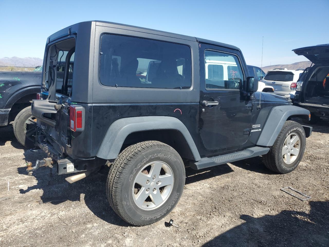 Photo 2 VIN: 1C4GJWAG1CL247671 - JEEP WRANGLER 