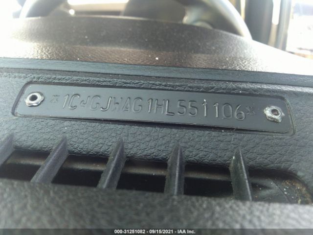 Photo 8 VIN: 1C4GJWAG1HL551106 - JEEP WRANGLER 