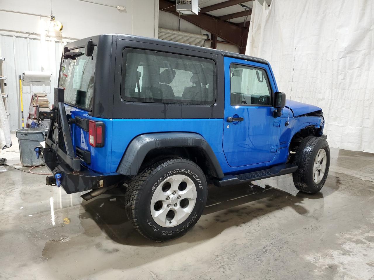 Photo 2 VIN: 1C4GJWAG4GL157372 - JEEP WRANGLER 