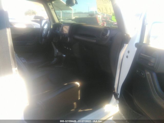 Photo 4 VIN: 1C4GJWAG5HL580608 - JEEP WRANGLER 