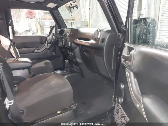 Photo 4 VIN: 1C4GJWAGXJL921099 - JEEP WRANGLER JK 