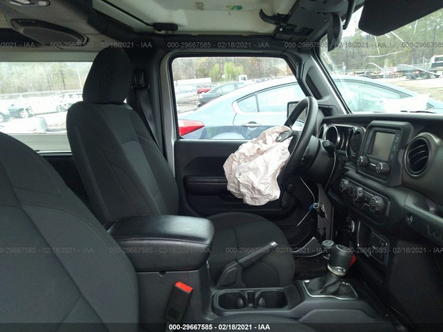 Photo 4 VIN: 1C4GJXAG2JW177423 - JEEP WRANGLER 