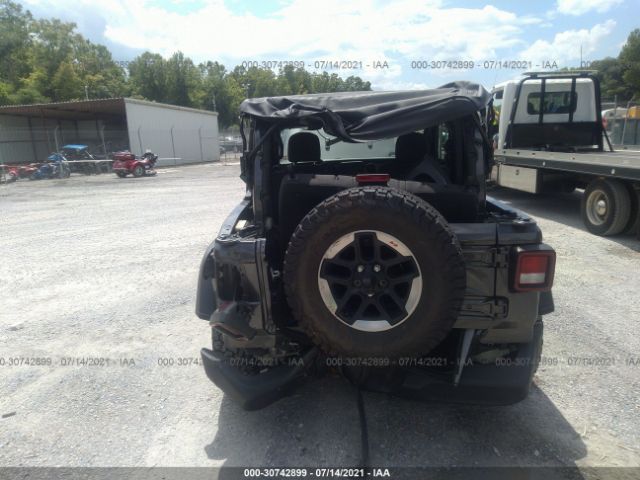 Photo 5 VIN: 1C4GJXAG2KW611020 - JEEP WRANGLER 