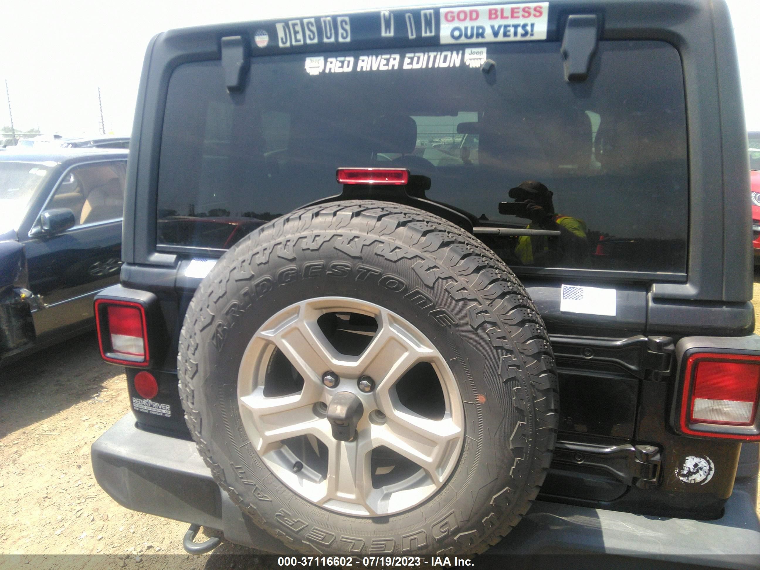 Photo 15 VIN: 1C4GJXAG4JW276602 - JEEP WRANGLER 