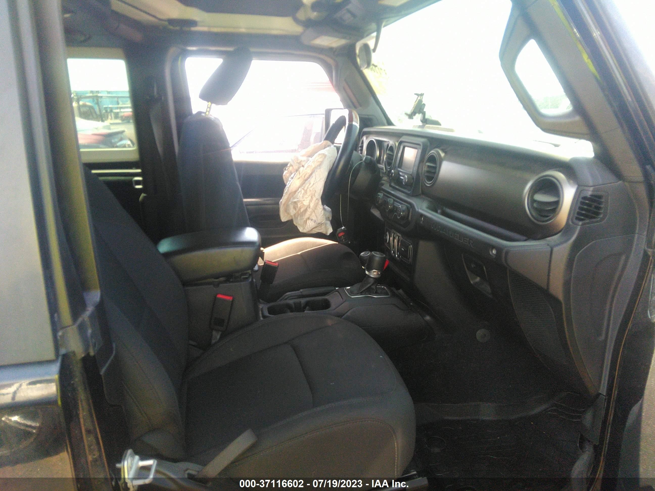 Photo 4 VIN: 1C4GJXAG4JW276602 - JEEP WRANGLER 