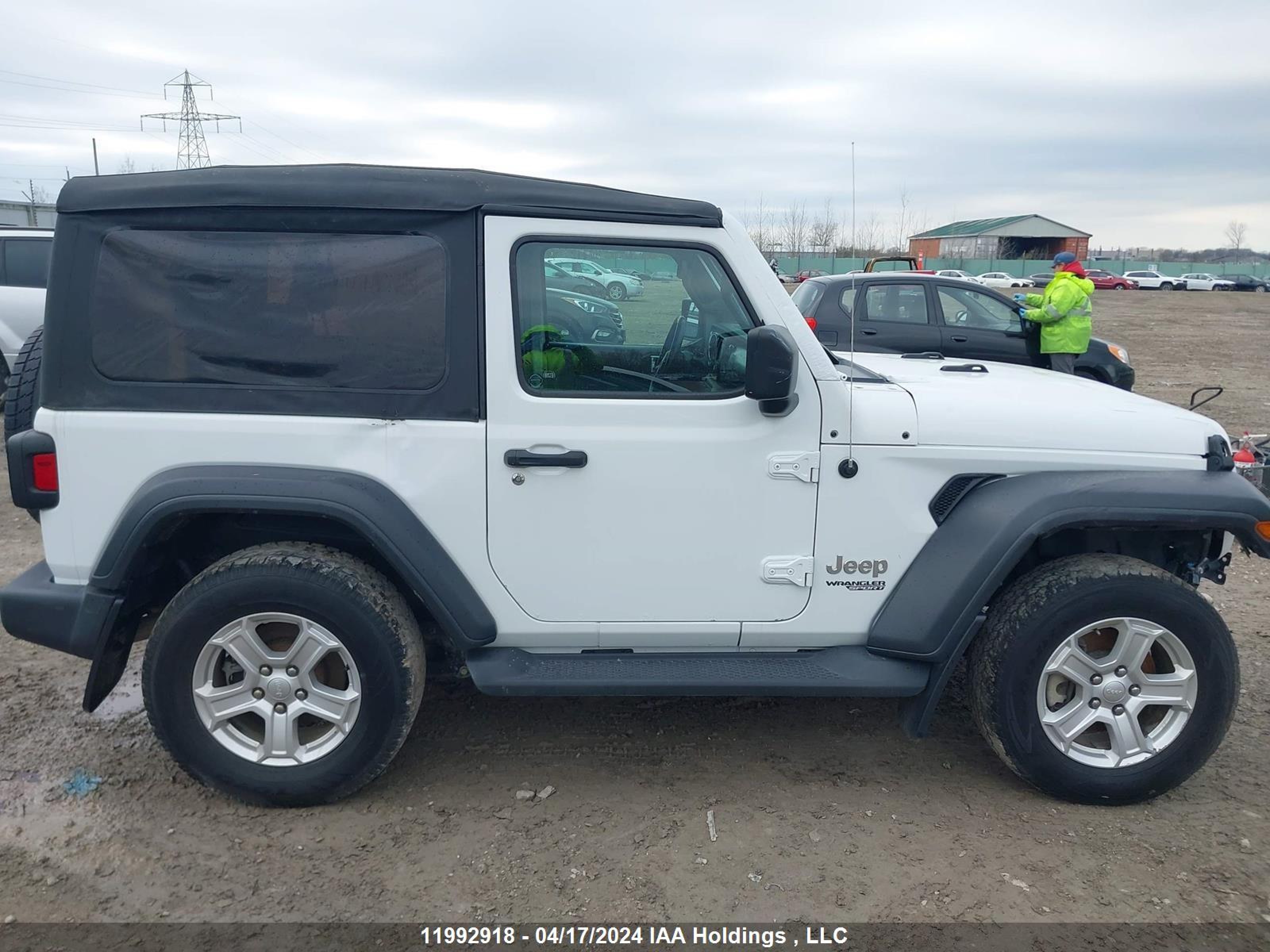 Photo 12 VIN: 1C4GJXAG4KW626621 - JEEP WRANGLER 