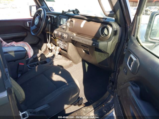 Photo 4 VIN: 1C4GJXAG6JW284765 - JEEP WRANGLER 