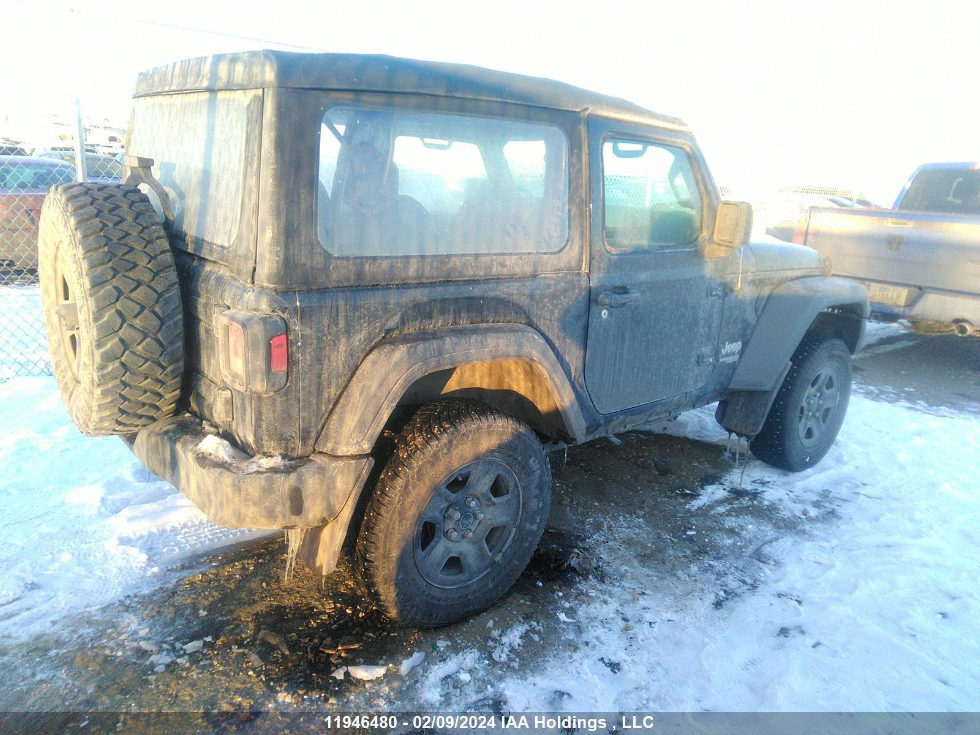 Photo 3 VIN: 1C4GJXAG7KW671603 - JEEP WRANGLER 