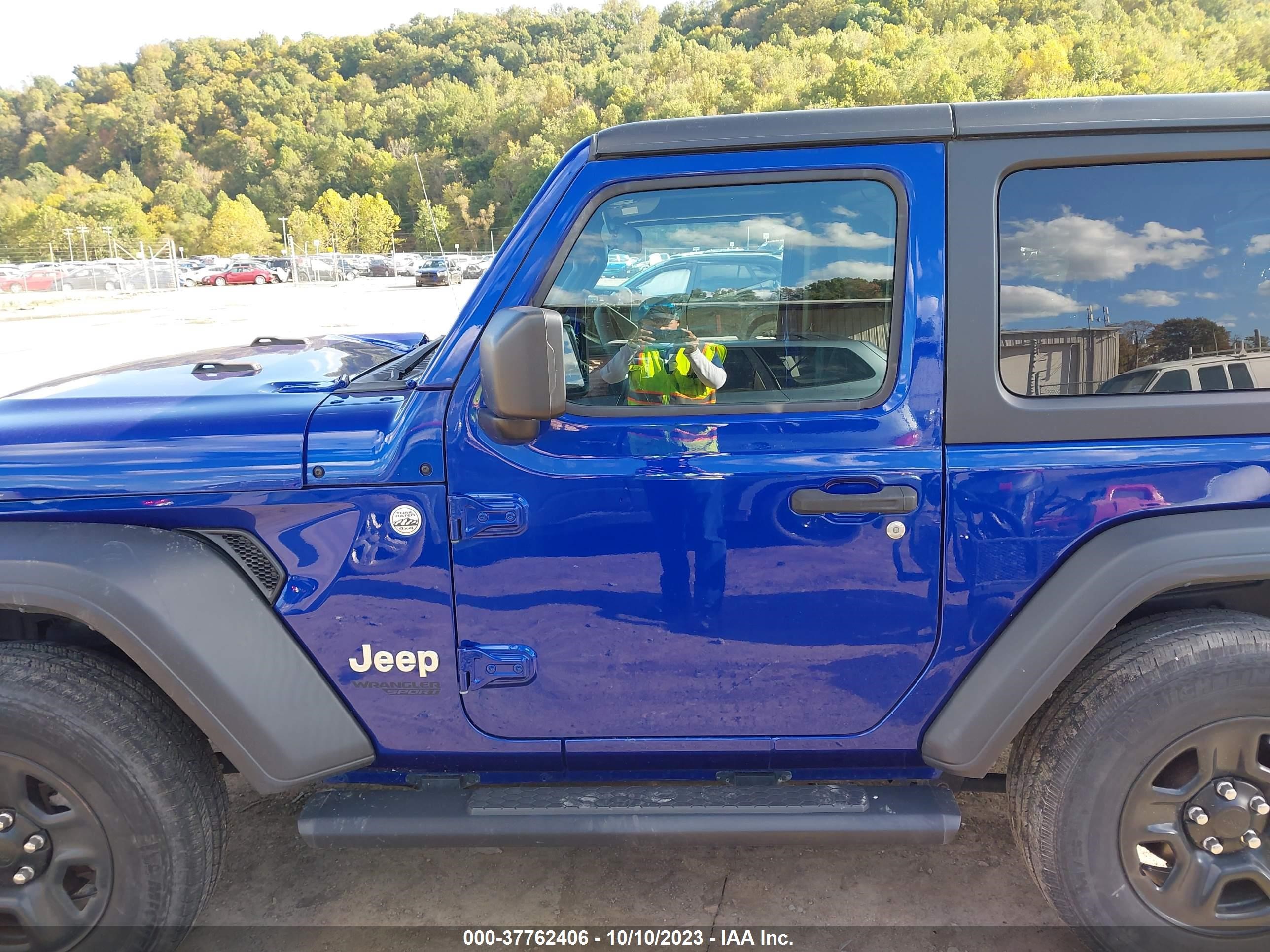 Photo 14 VIN: 1C4GJXAG7LW106639 - JEEP WRANGLER 