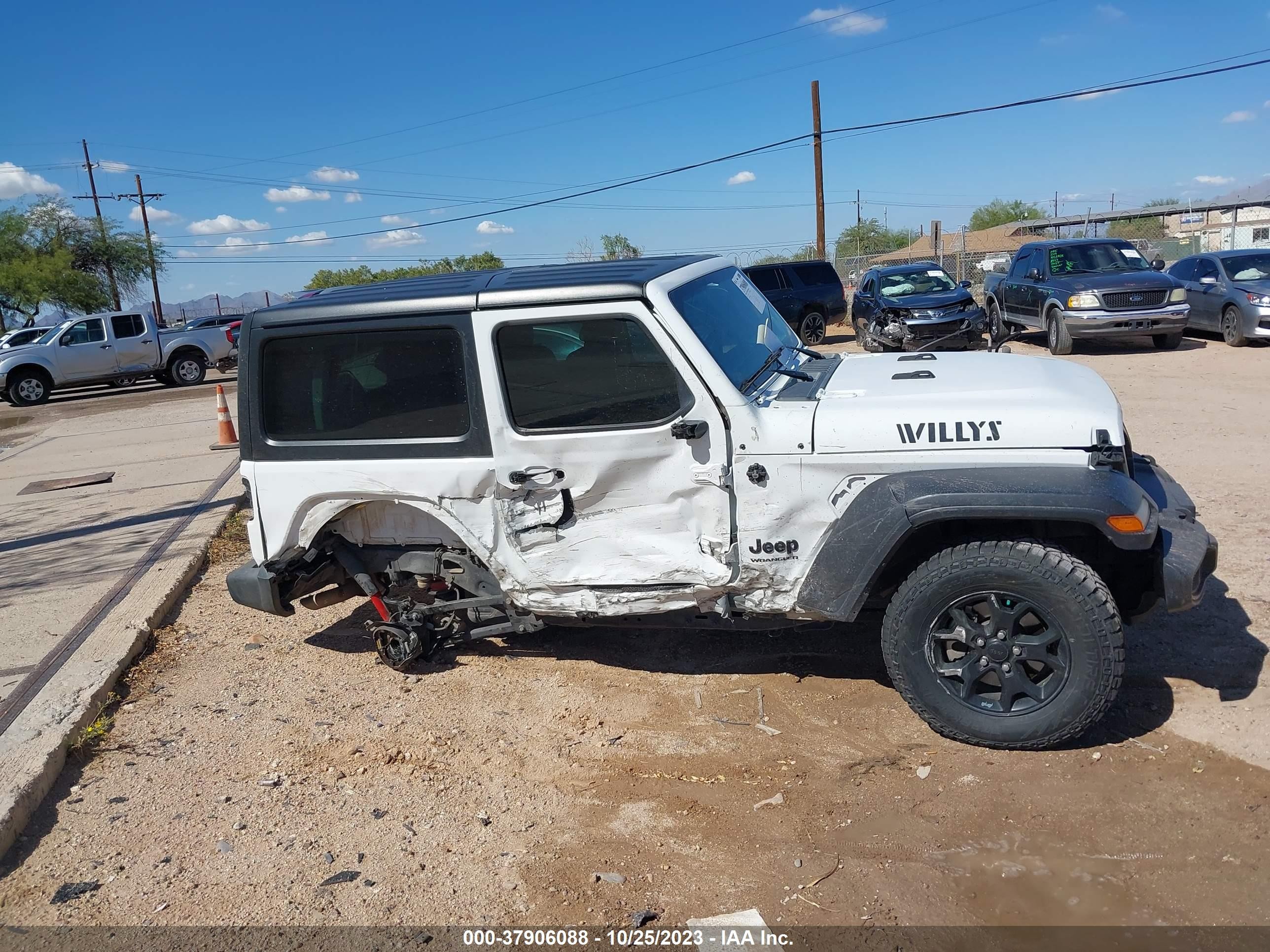 Photo 12 VIN: 1C4GJXAGXLW267034 - JEEP WRANGLER 