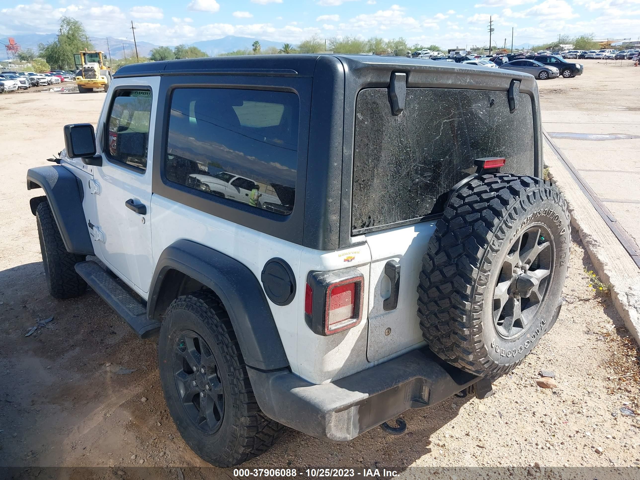 Photo 2 VIN: 1C4GJXAGXLW267034 - JEEP WRANGLER 