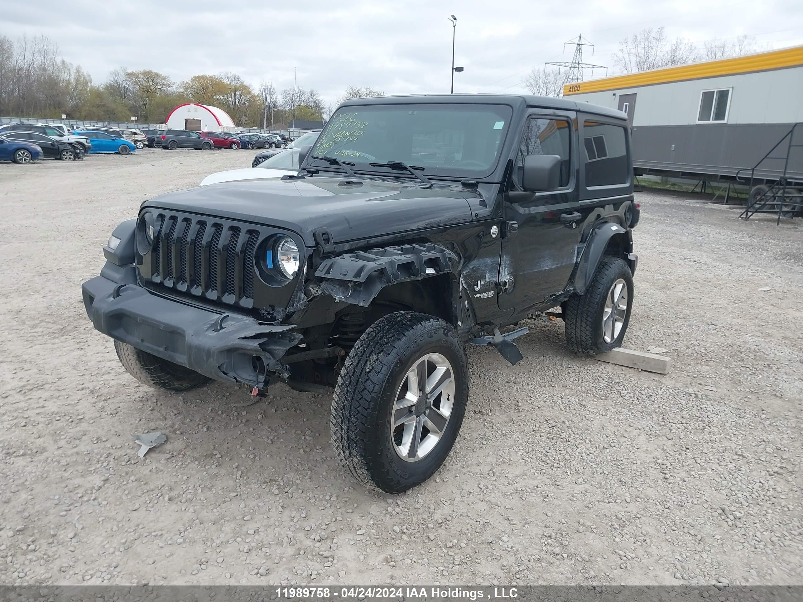 Photo 1 VIN: 1C4GJXAN0JW255244 - JEEP WRANGLER 