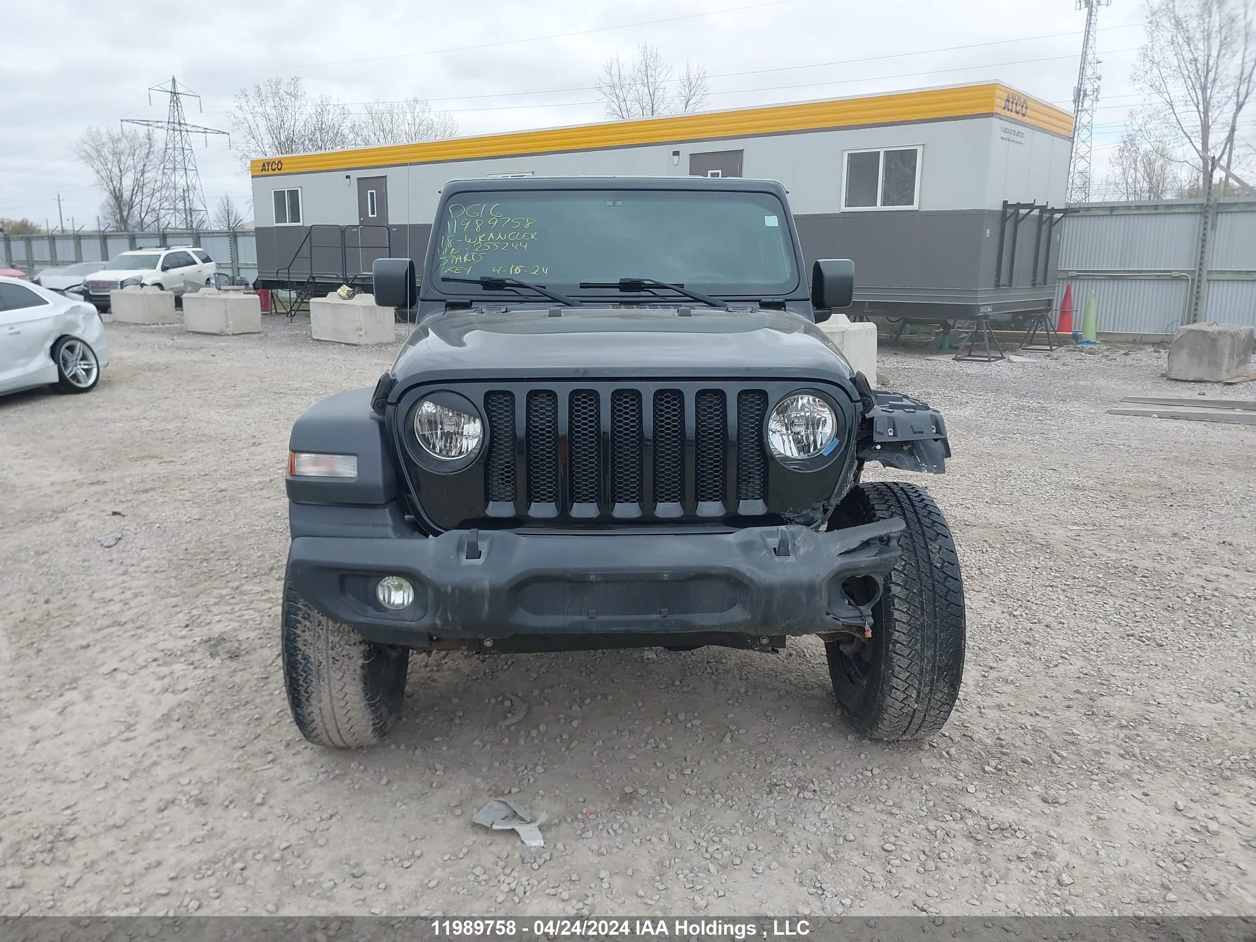 Photo 11 VIN: 1C4GJXAN0JW255244 - JEEP WRANGLER 