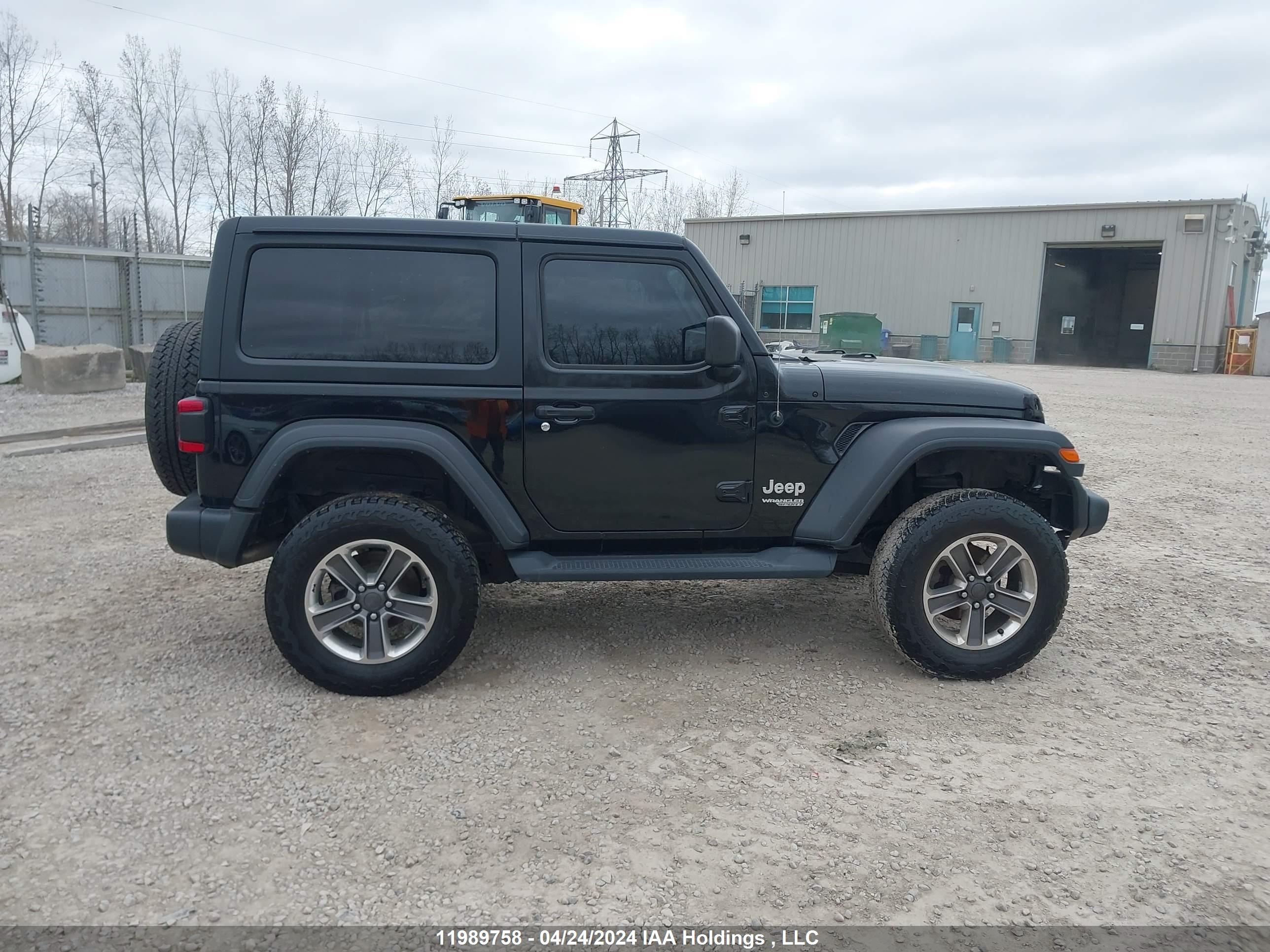 Photo 12 VIN: 1C4GJXAN0JW255244 - JEEP WRANGLER 