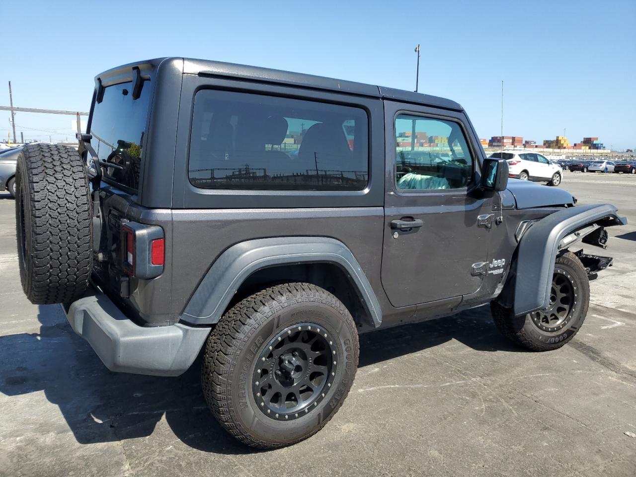 Photo 2 VIN: 1C4GJXAN2JW319266 - JEEP WRANGLER 