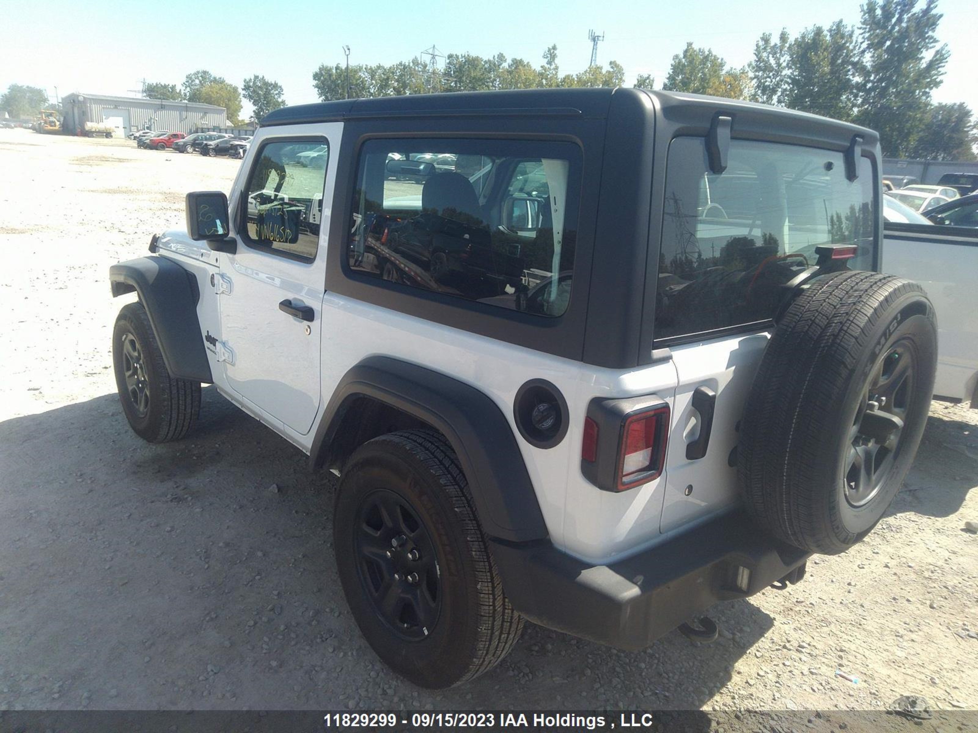 Photo 2 VIN: 1C4GJXAN7PW616512 - JEEP WRANGLER 