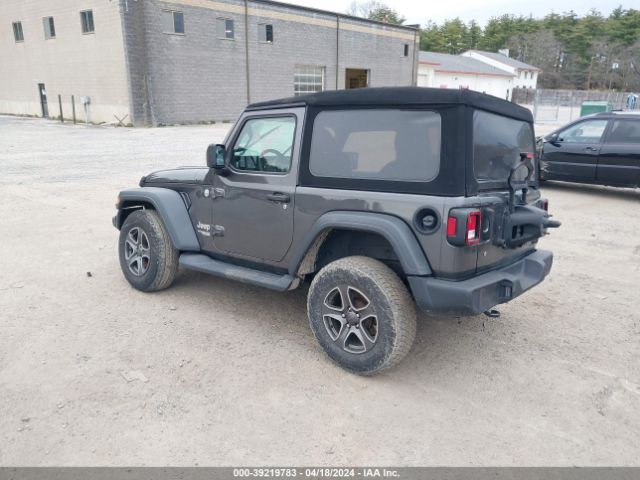 Photo 2 VIN: 1C4GJXANXJW247264 - JEEP WRANGLER 