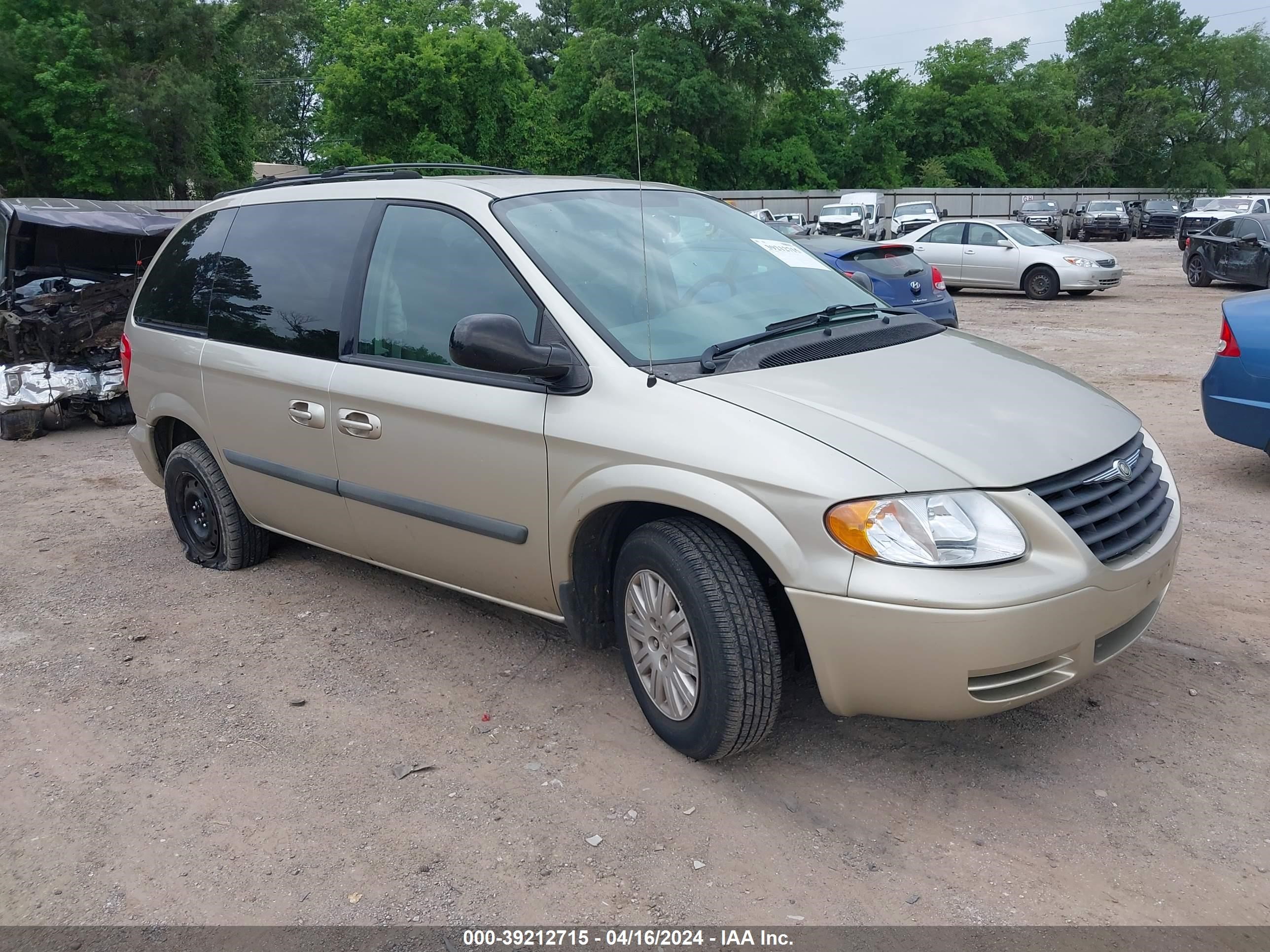 Photo 0 VIN: 1C4GP45R15B271640 - CHRYSLER TOWN & COUNTRY 