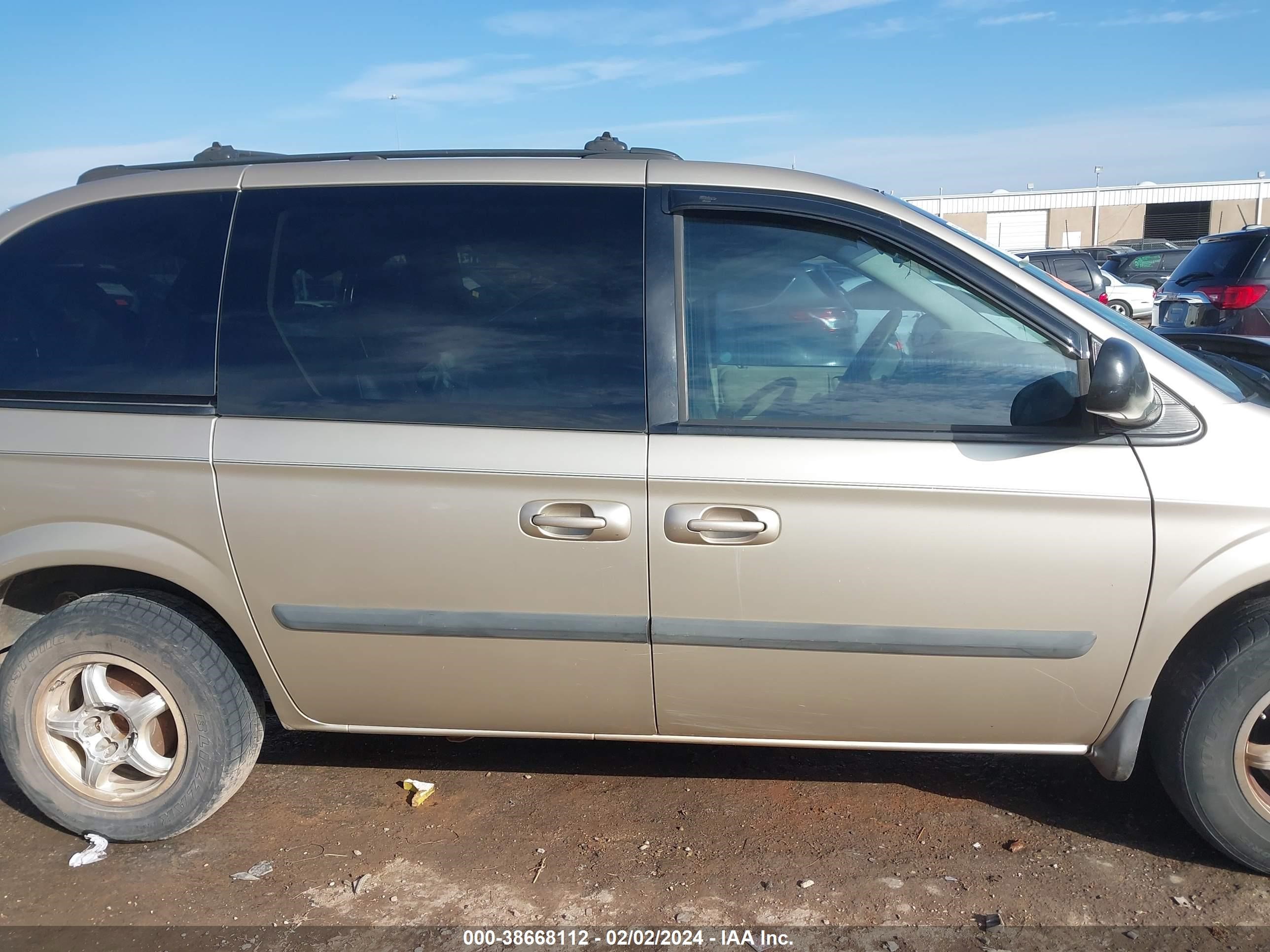 Photo 13 VIN: 1C4GP45R25B295302 - CHRYSLER TOWN & COUNTRY 