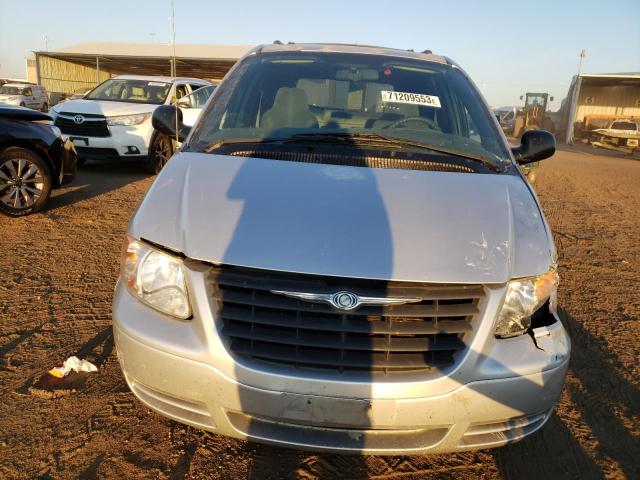 Photo 4 VIN: 1C4GP45R55B118078 - CHRYSLER TOWN & COU 