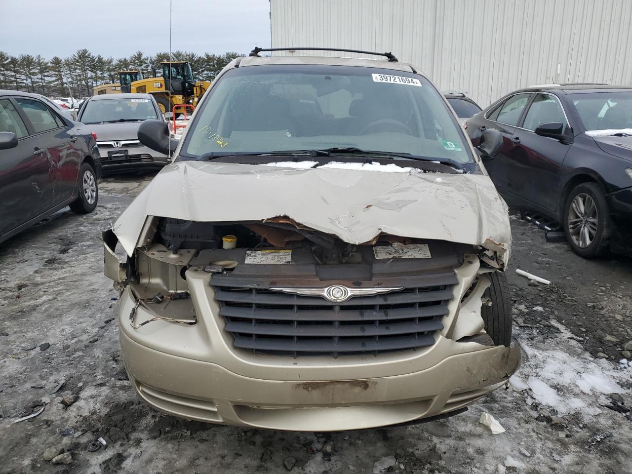 Photo 4 VIN: 1C4GP45R75B114498 - CHRYSLER TOWN & COUNTRY 