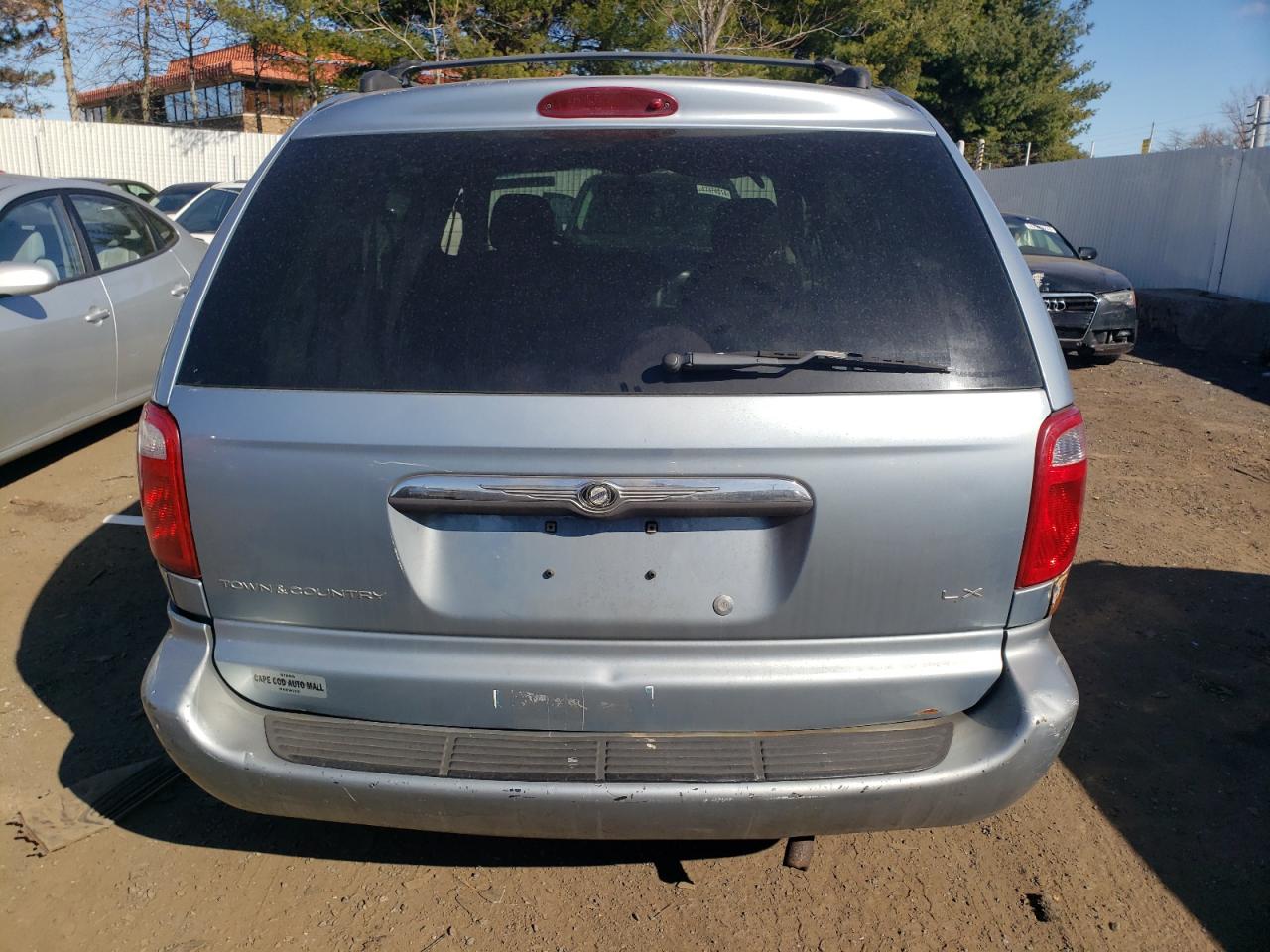 Photo 5 VIN: 1C4GP45R75B382001 - CHRYSLER TOWN & COUNTRY 