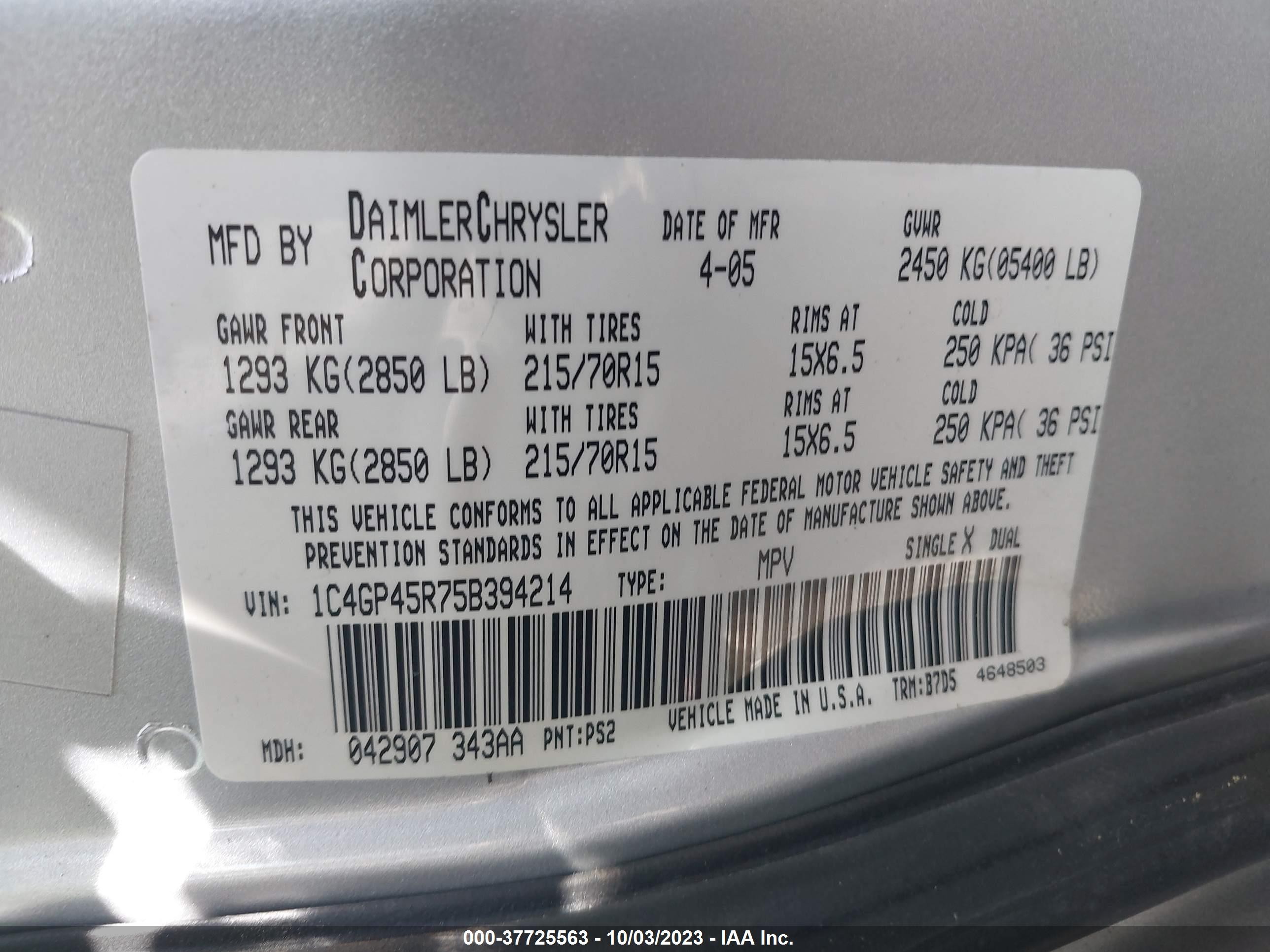 Photo 8 VIN: 1C4GP45R75B394214 - CHRYSLER TOWN & COUNTRY 