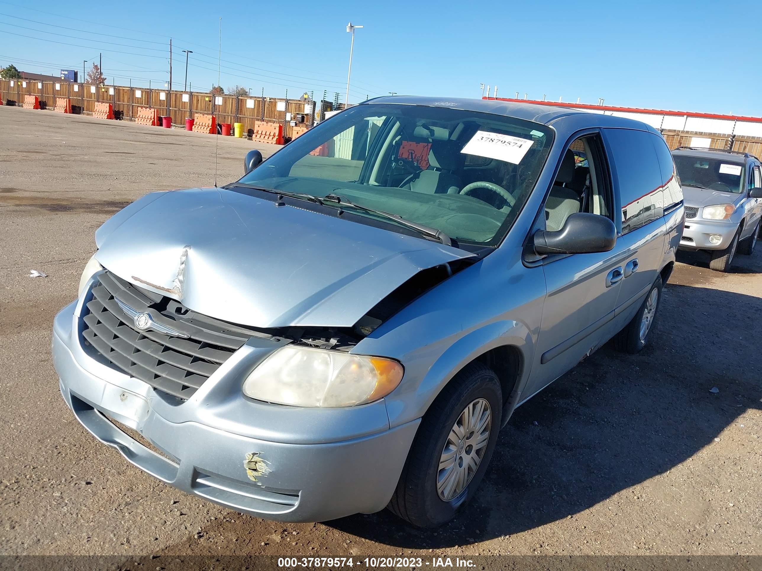 Photo 1 VIN: 1C4GP45R85B407553 - CHRYSLER TOWN & COUNTRY 