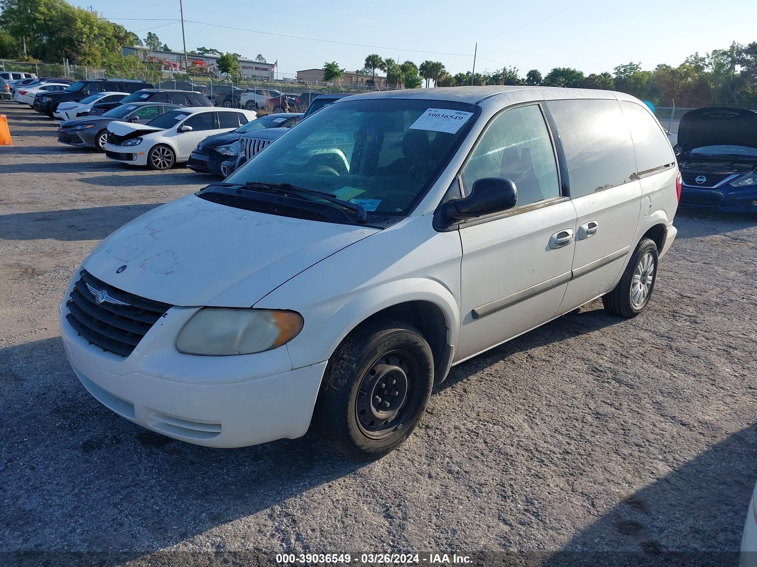 Photo 1 VIN: 1C4GP45R95B321006 - CHRYSLER TOWN & COUNTRY 