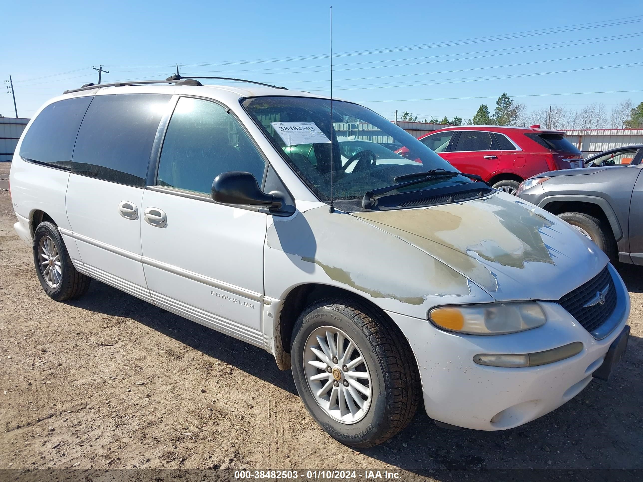 Photo 0 VIN: 1C4GP54L2YB633143 - CHRYSLER TOWN & COUNTRY 