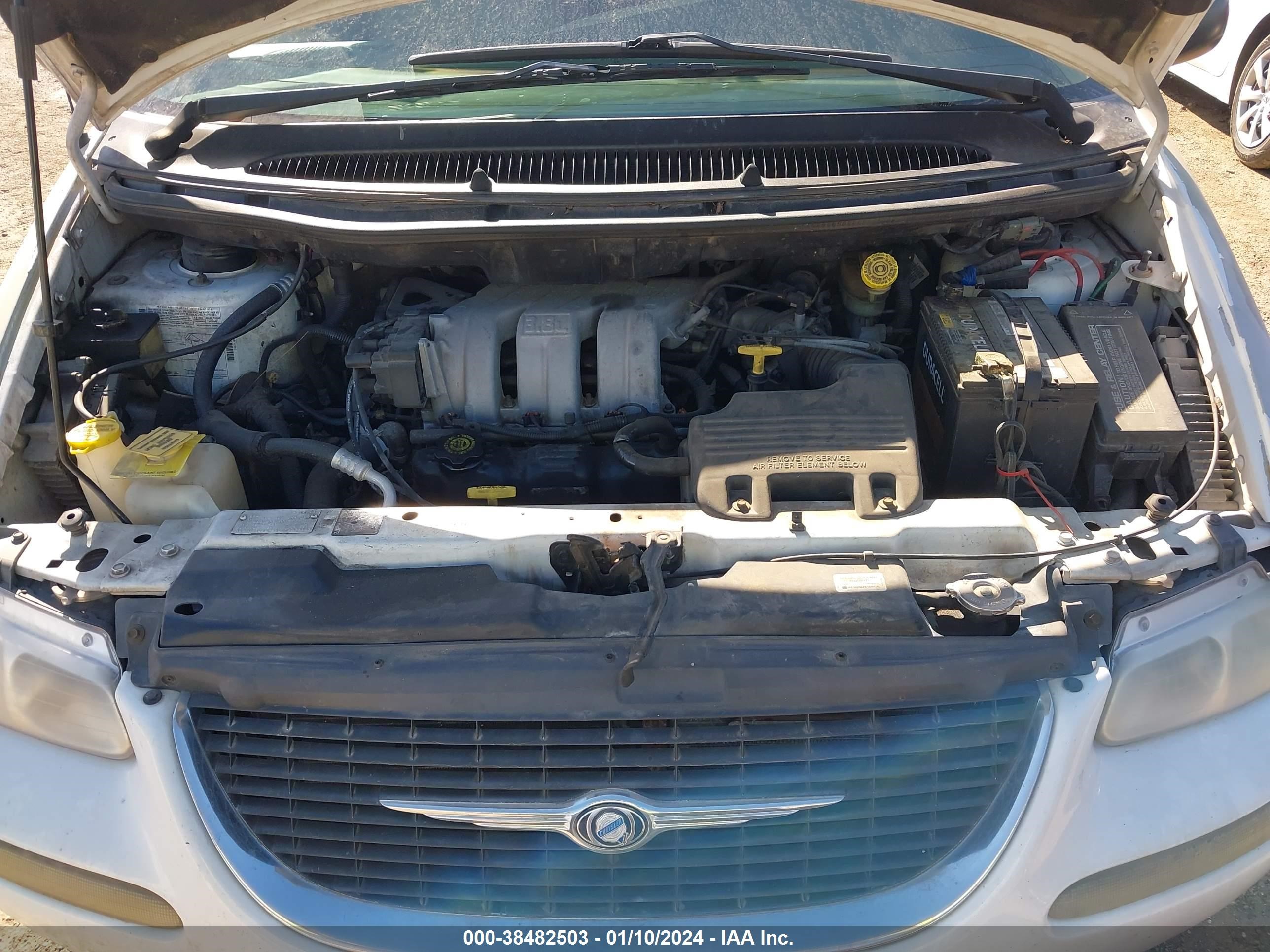 Photo 9 VIN: 1C4GP54L2YB633143 - CHRYSLER TOWN & COUNTRY 