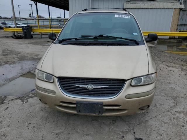 Photo 4 VIN: 1C4GP54L7YB641545 - CHRYSLER TOWN & COU 