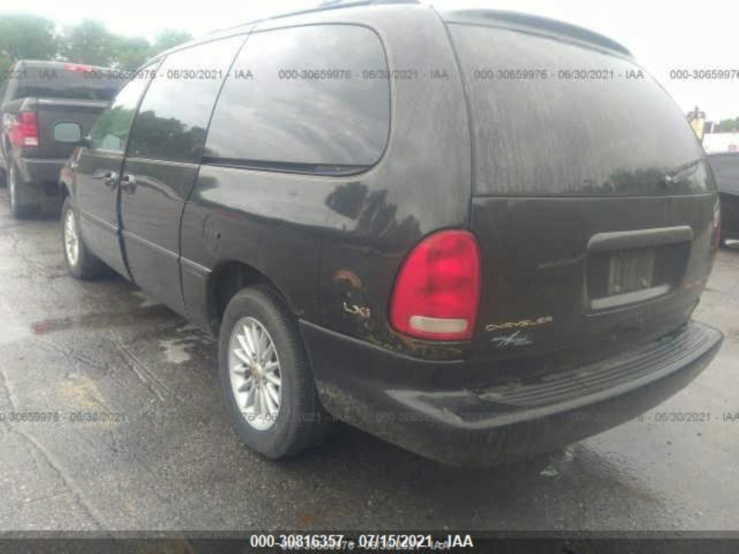 Photo 2 VIN: 1C4GP54LXXB626049 - CHRYSLER TOWN & COUNTRY 