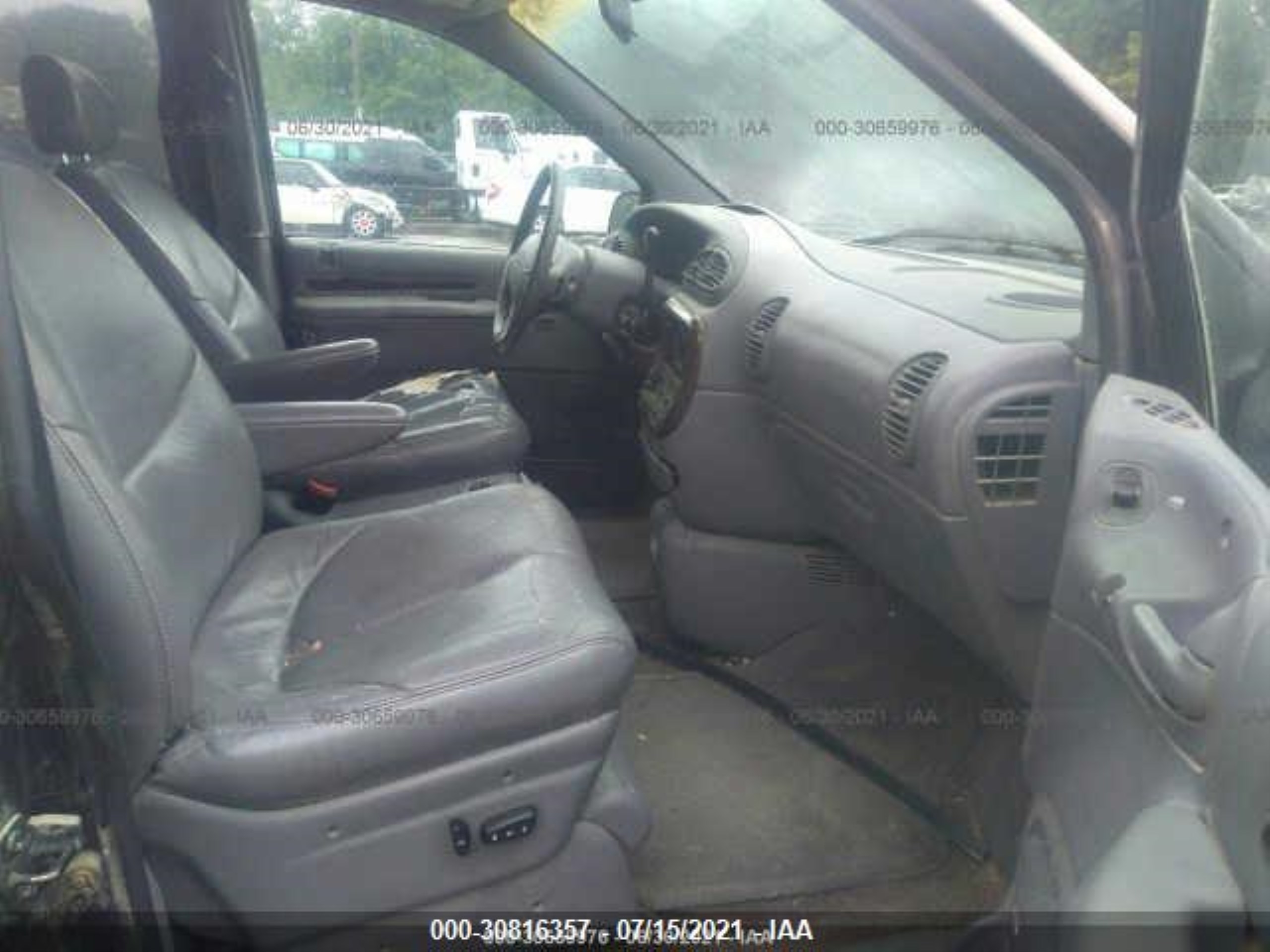 Photo 4 VIN: 1C4GP54LXXB626049 - CHRYSLER TOWN & COUNTRY 