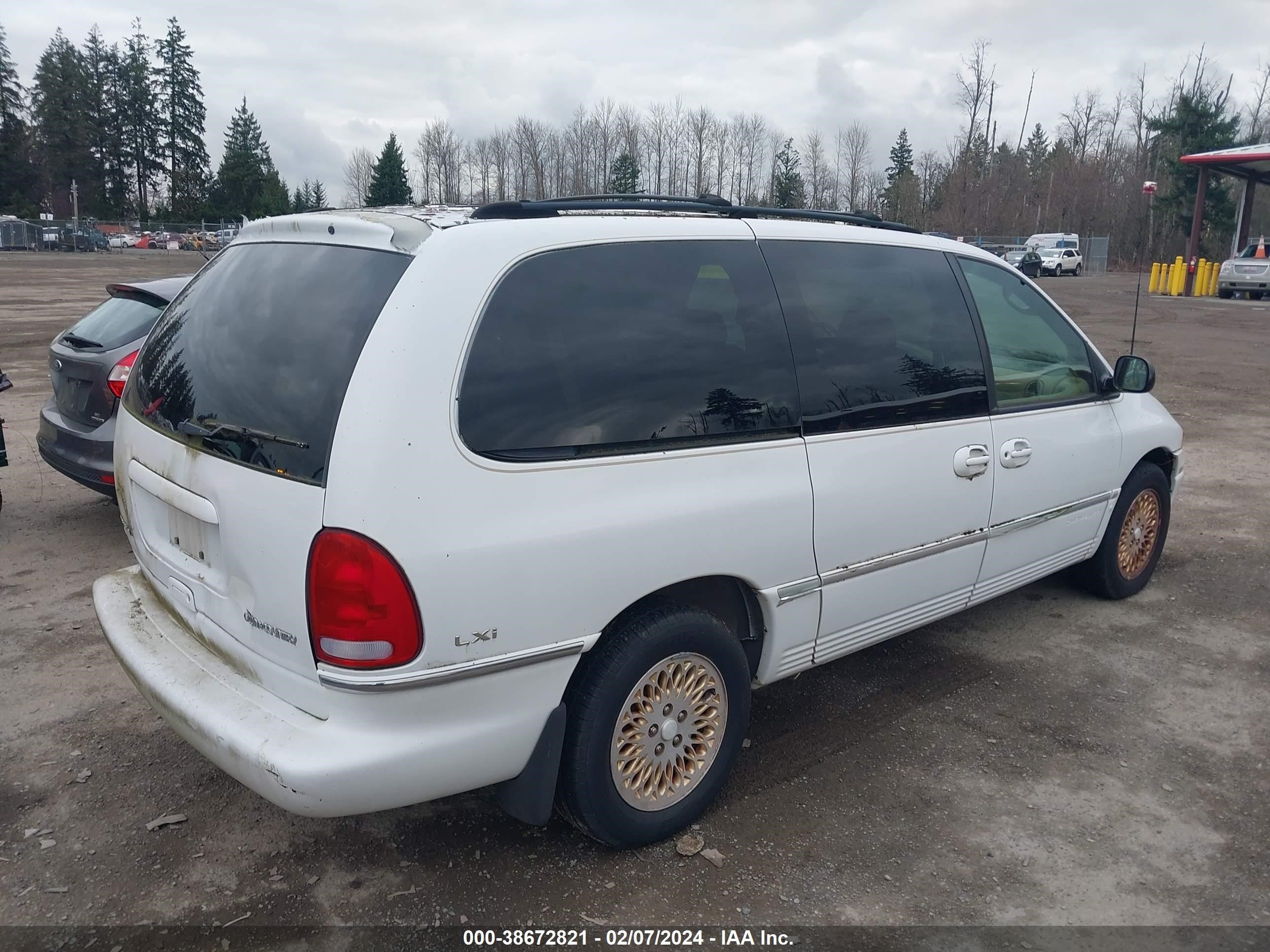 Photo 3 VIN: 1C4GP64L3TB112365 - CHRYSLER TOWN & COUNTRY 