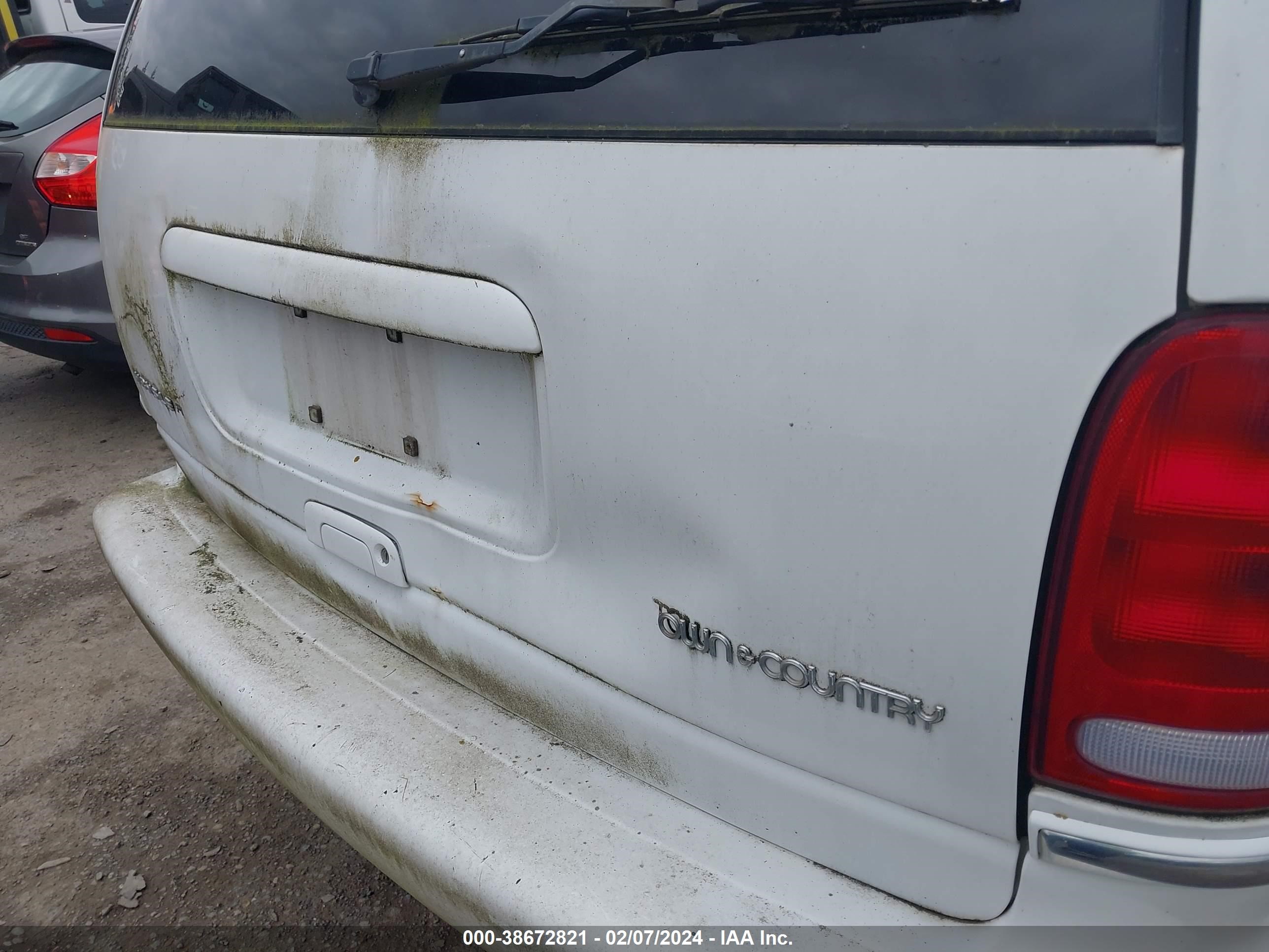 Photo 5 VIN: 1C4GP64L3TB112365 - CHRYSLER TOWN & COUNTRY 