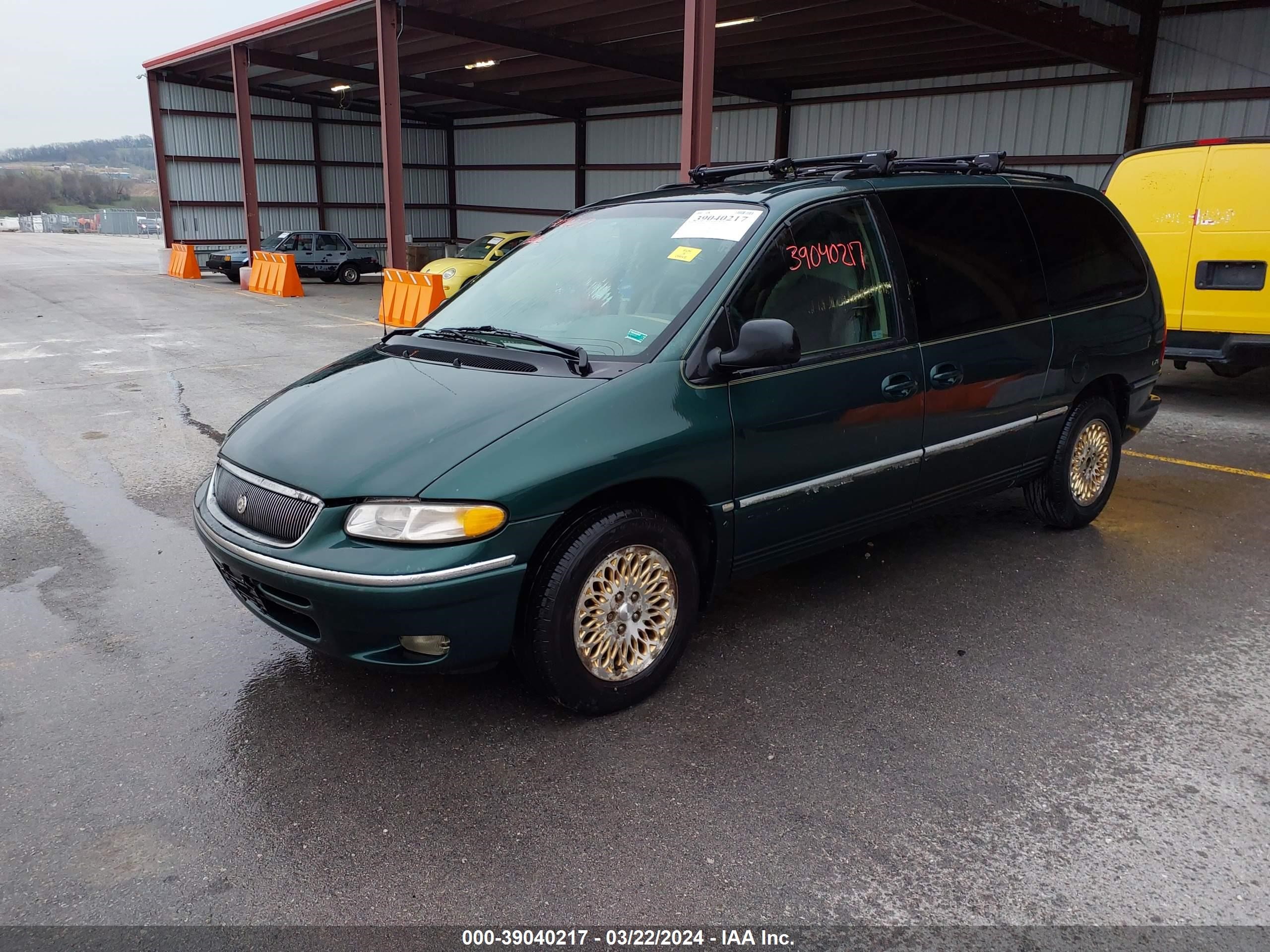 Photo 1 VIN: 1C4GP64L7VB369256 - CHRYSLER TOWN & COUNTRY 