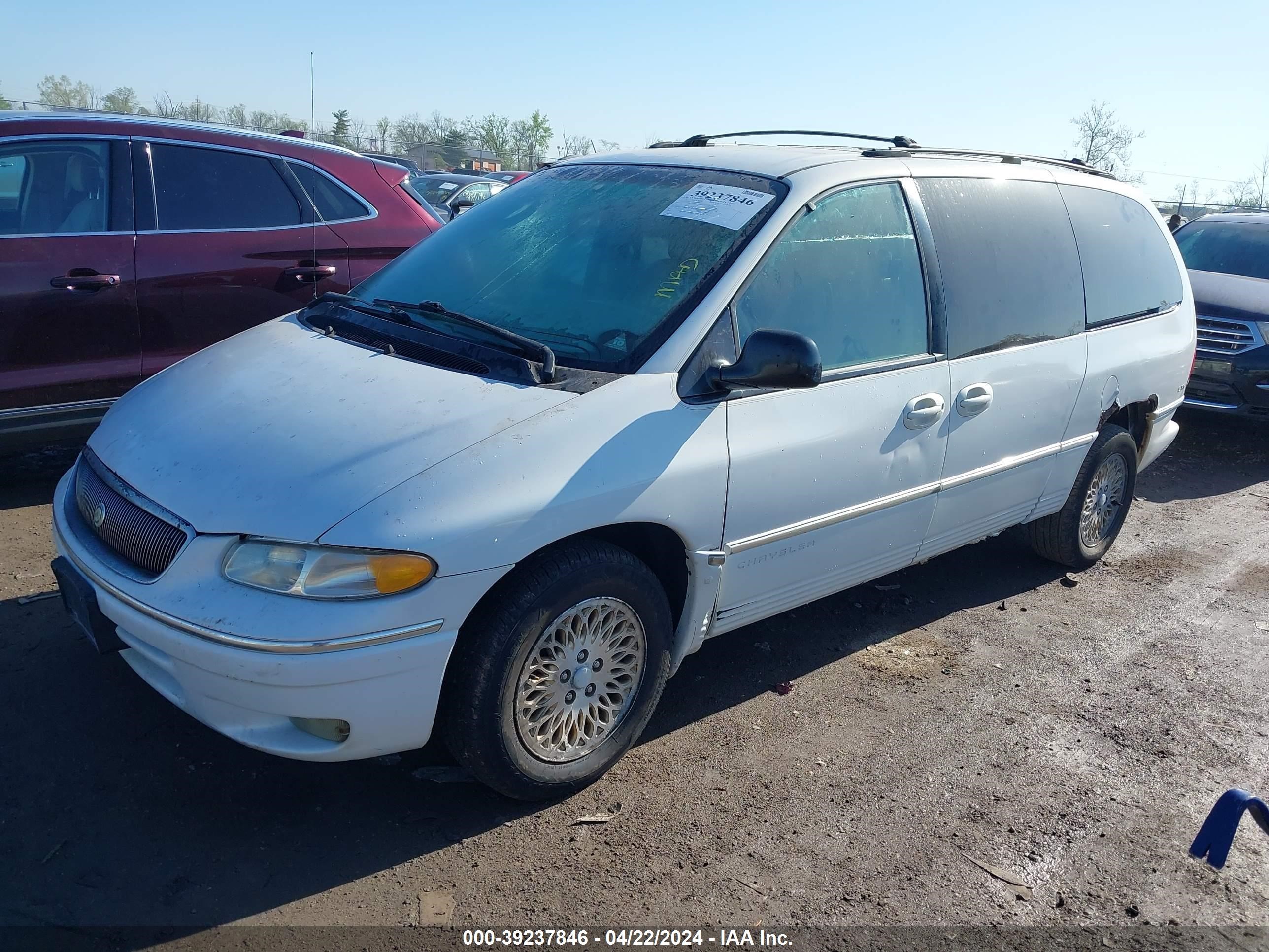 Photo 1 VIN: 1C4GT64L4VB292485 - CHRYSLER TOWN & COUNTRY 