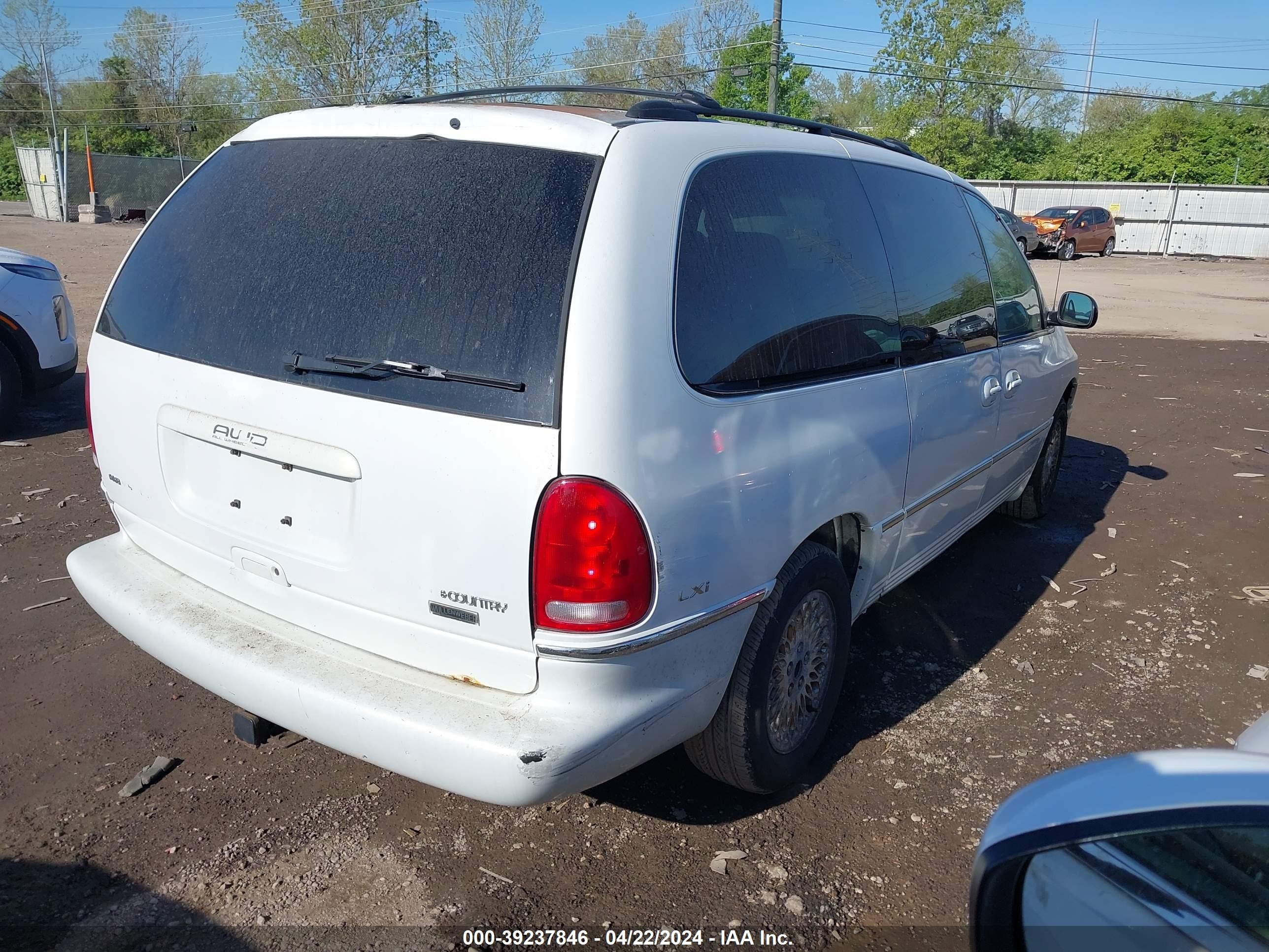 Photo 3 VIN: 1C4GT64L4VB292485 - CHRYSLER TOWN & COUNTRY 