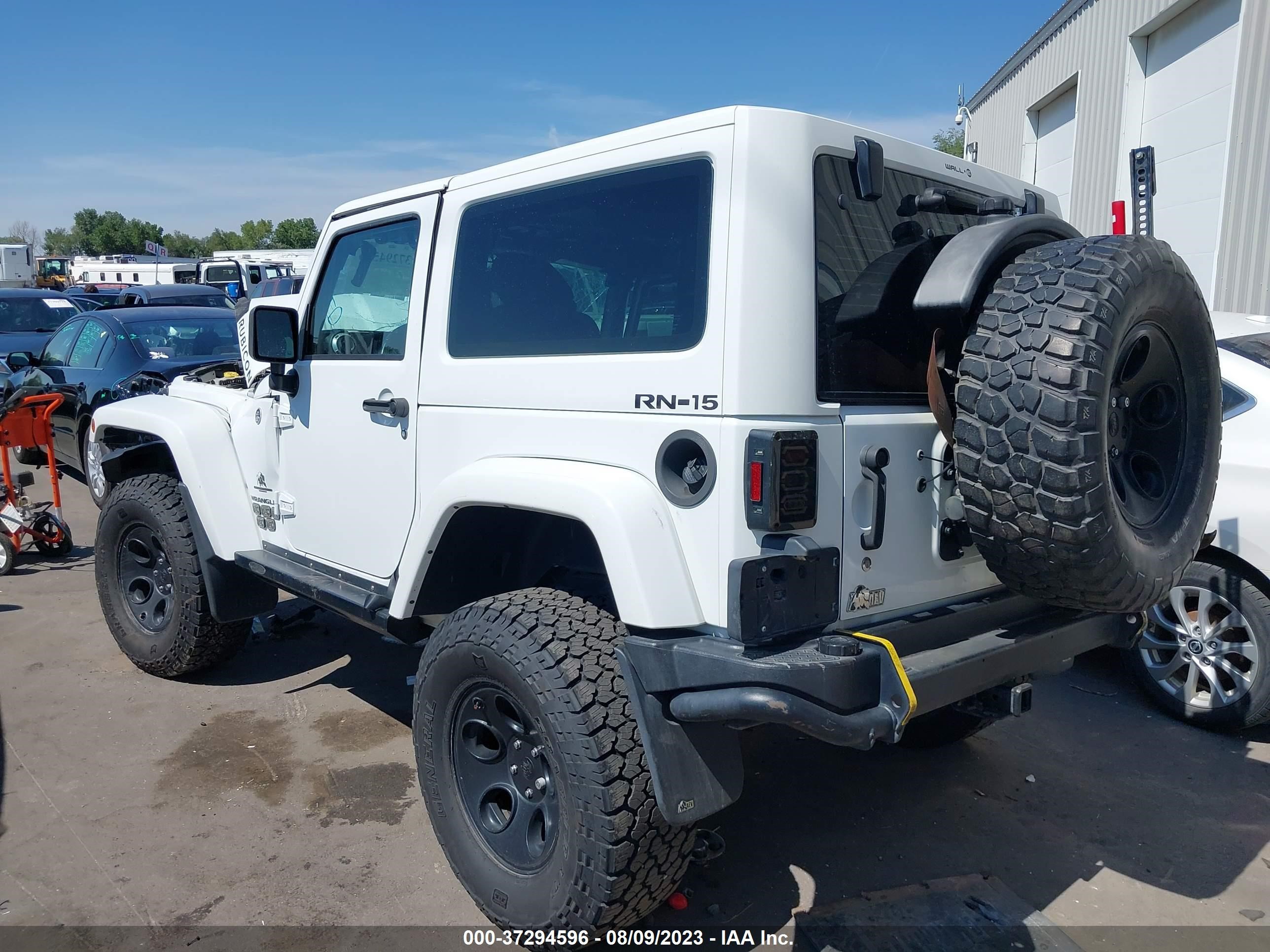 Photo 2 VIN: 1C4HJWCG0FL559132 - JEEP WRANGLER 