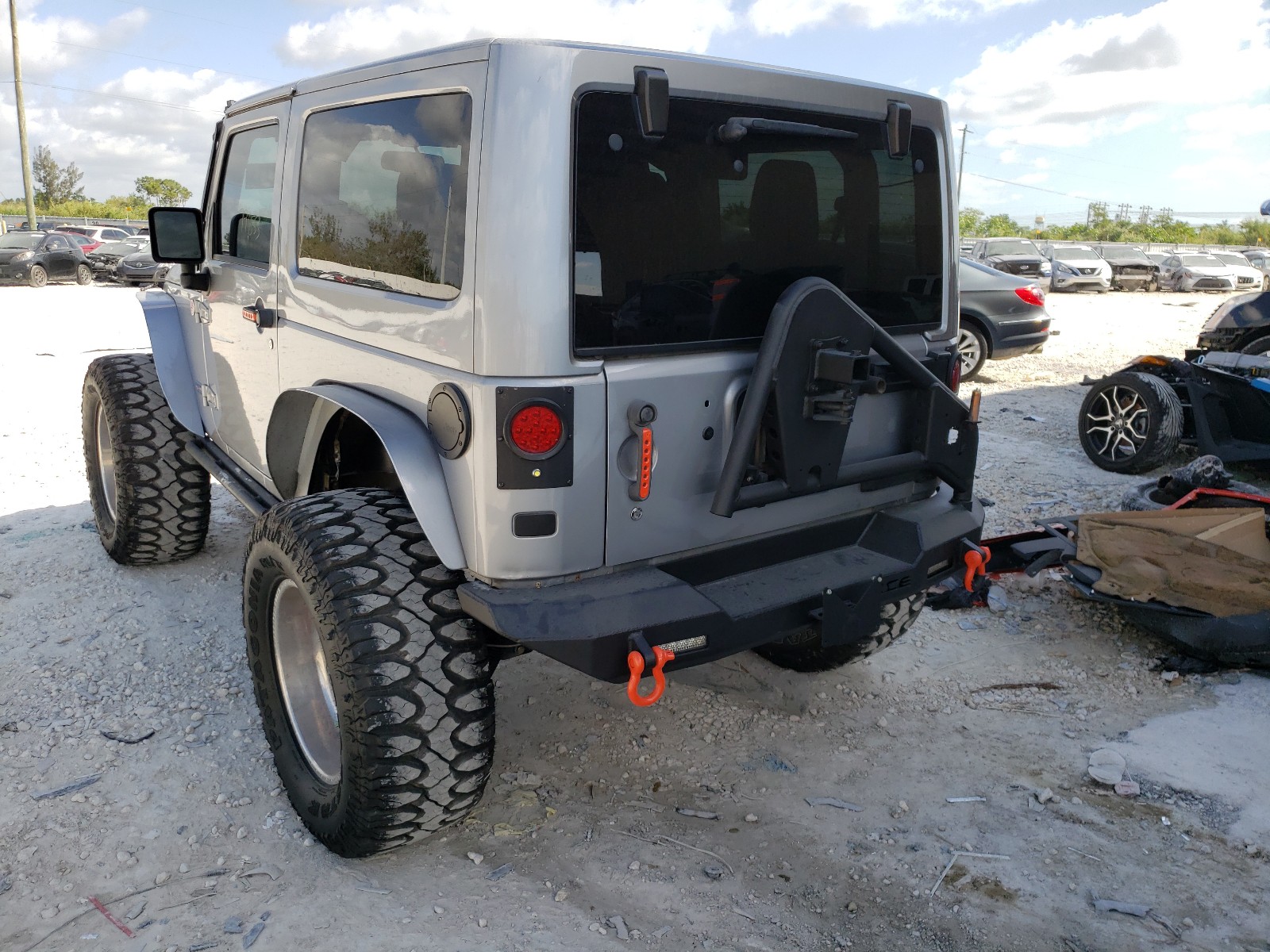 Photo 2 VIN: 1C4HJWCG6DL683774 - JEEP WRANGLER R 