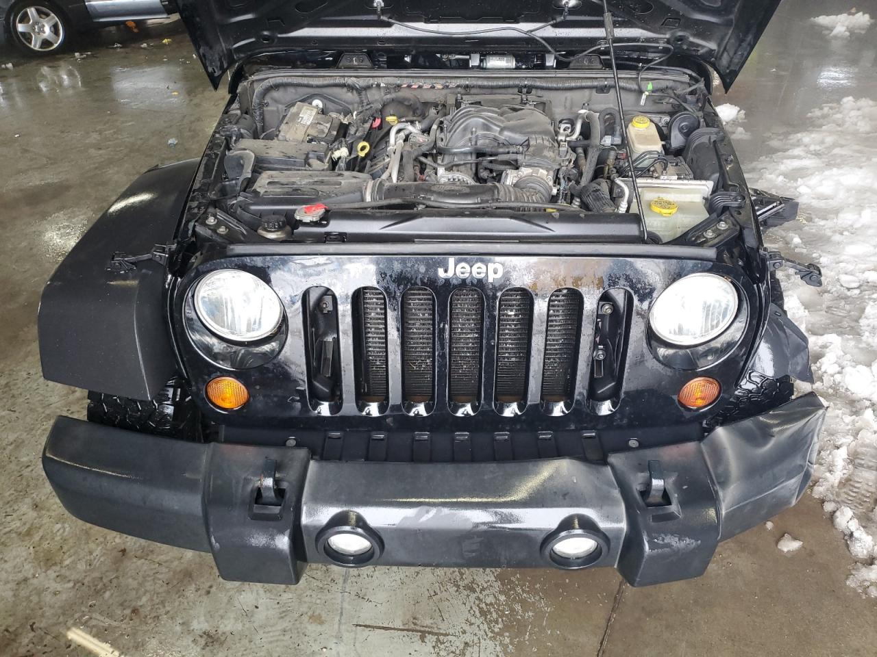 Photo 11 VIN: 1C4HJWDG0DL570143 - JEEP WRANGLER 