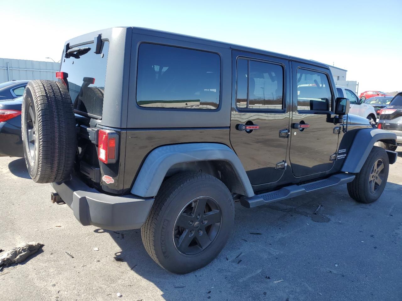 Photo 2 VIN: 1C4HJWDG1CL208451 - JEEP WRANGLER 