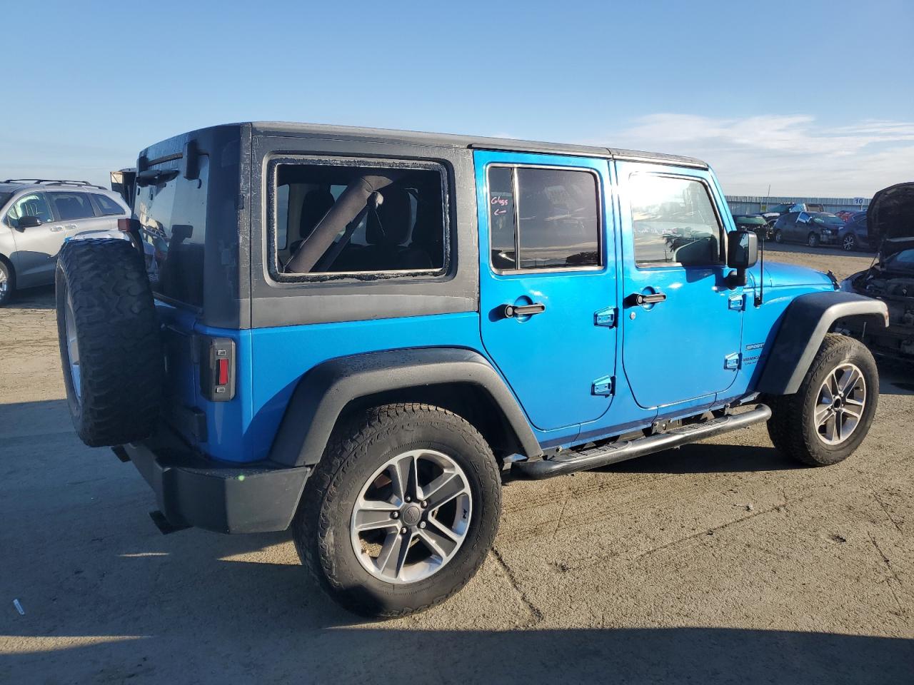 Photo 2 VIN: 1C4HJWDG1EL288062 - JEEP WRANGLER 