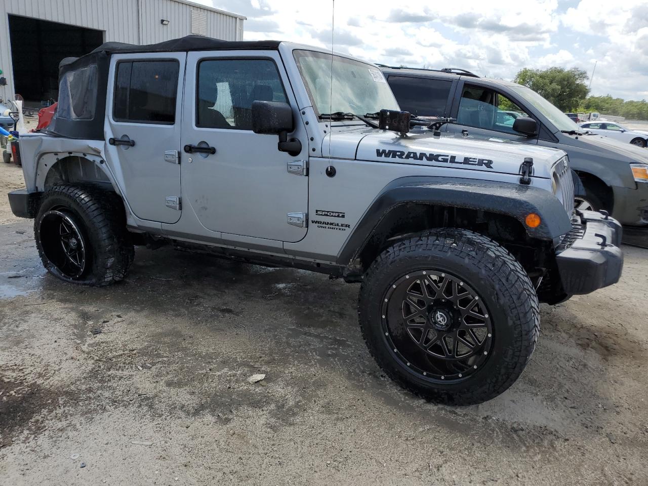 Photo 3 VIN: 1C4HJWDG1FL673235 - JEEP WRANGLER 